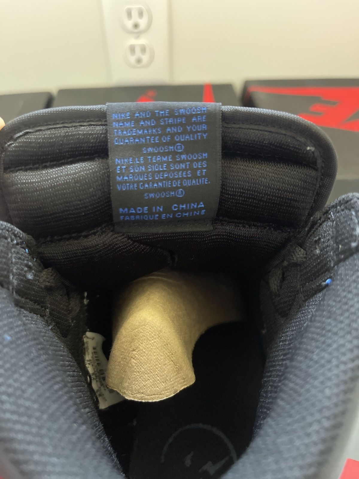 Fragment Design × Jordan Brand 2014 Fragment Design x Air Jordan 1 Retro High OG 8.5 Size US 8.5 / EU 41-42 - 9 Thumbnail