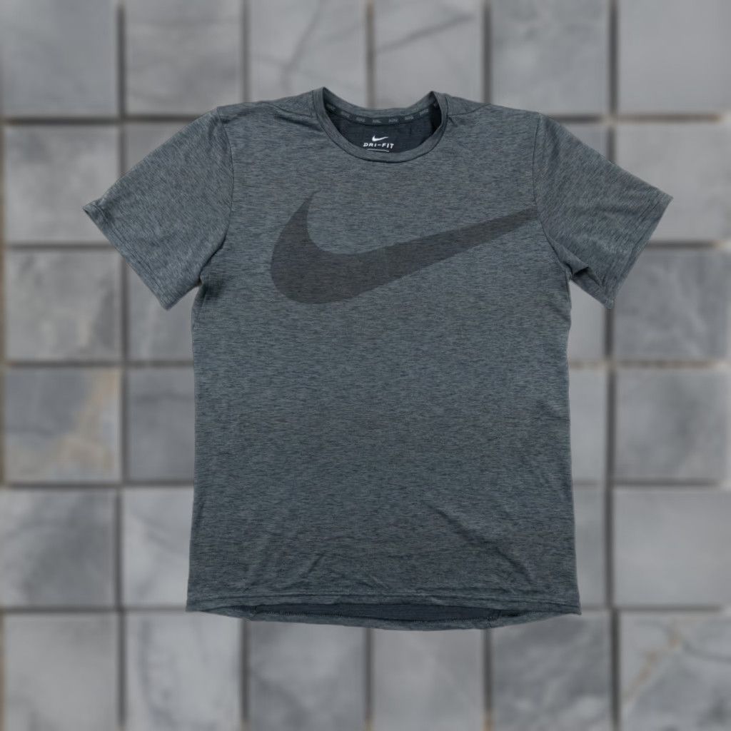 Nike Nike Dri-Fit Shirt Adult Medium Gray Lightweight Swoosh Fitness Activewear Mens Polyester Regular T-Shirt Crew Neck Short Sleeve Pullover Logo Size US M / EU 48-50 / 2 - 1 Thumbnail