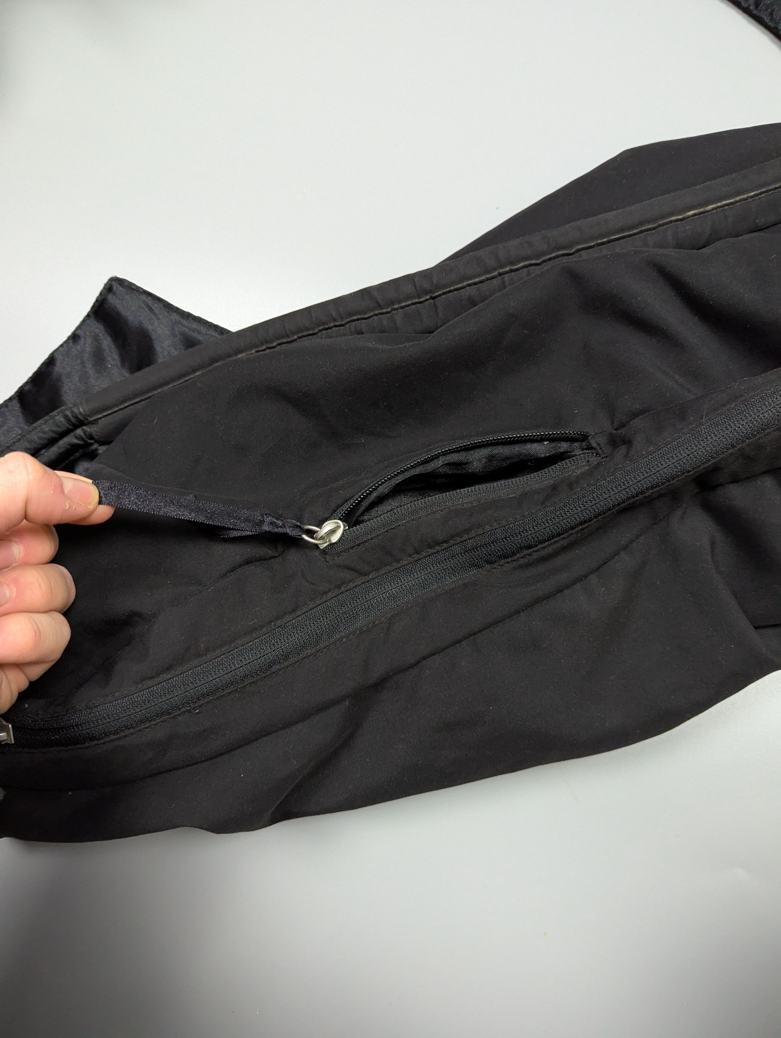 Reebok Y2K Reebok RBK Sling Crossbody Bag Black Minimalist Size ONE SIZE - 9 Thumbnail