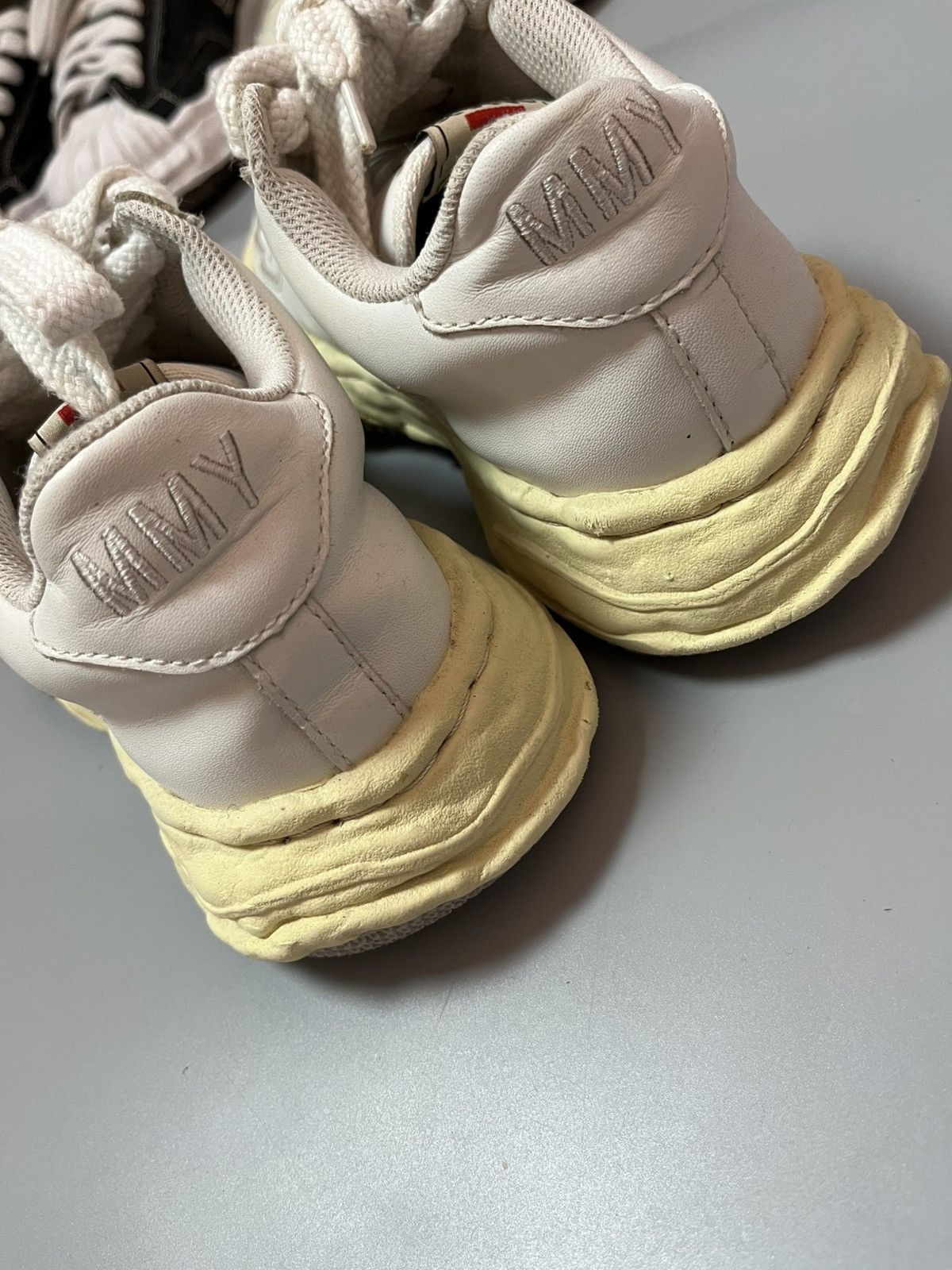 Maison MIHARA YASUHIRO Maison Mihara Yasuhiro “Wayne” white leather yellow sole Size US 7 / EU 40 - 10 Thumbnail