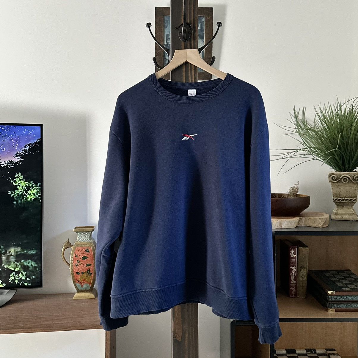 Reebok 🌿Reebok Classics Brand Proud Crew Relaxed Sweatshirt - Navy🌿 Size US XL / EU 56 / 4 - 2 Thumbnail