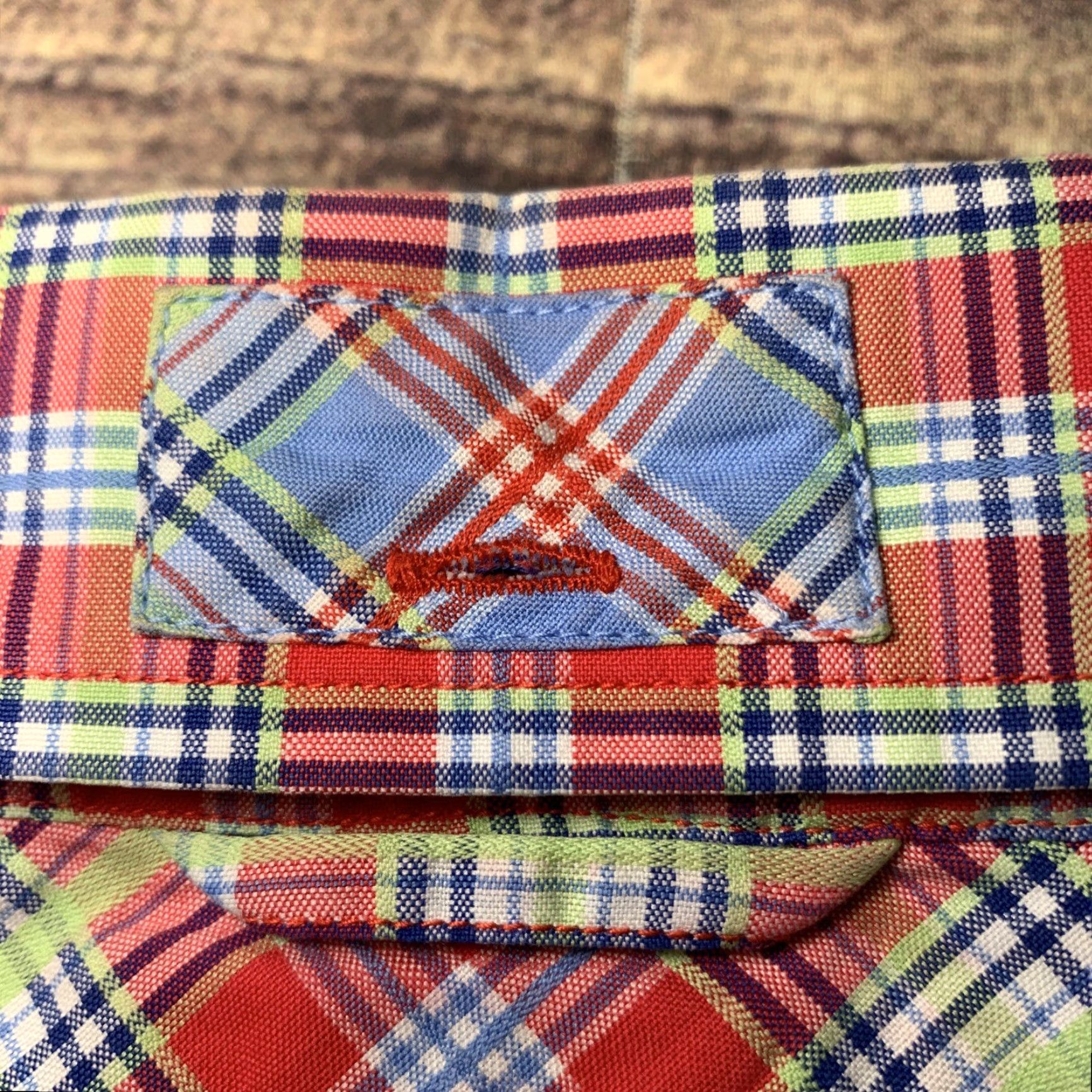 Tommy Hilfiger Tommy Hilfiger Men’s Shirt Size XL Short Sleeve Red Plaid December 2004 Cotton Button-Up Shirt Size US XL / EU 56 / 4 - 5 Thumbnail