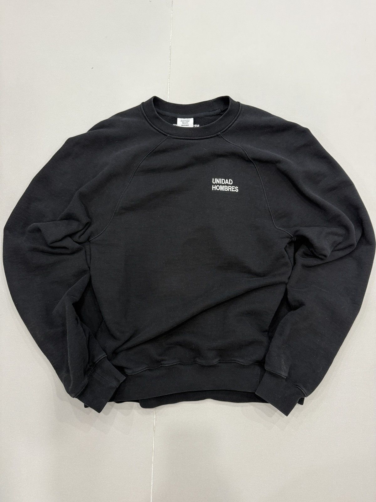 VETEMENTS Oversized Sweatshirt Unidad Hombres in Black | FWRD