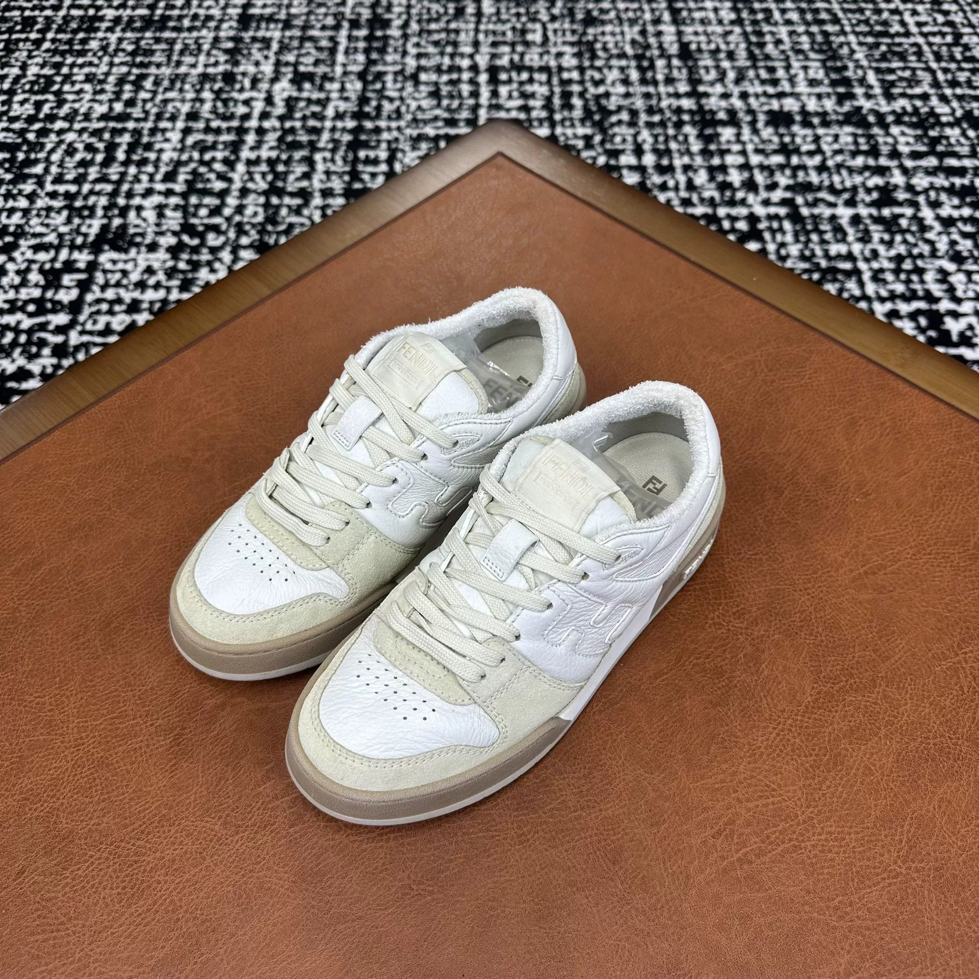Fendi Fendi White Lowtop Sneakers it_37 Women Size US 7 / IT 37 - 1 Thumbnail