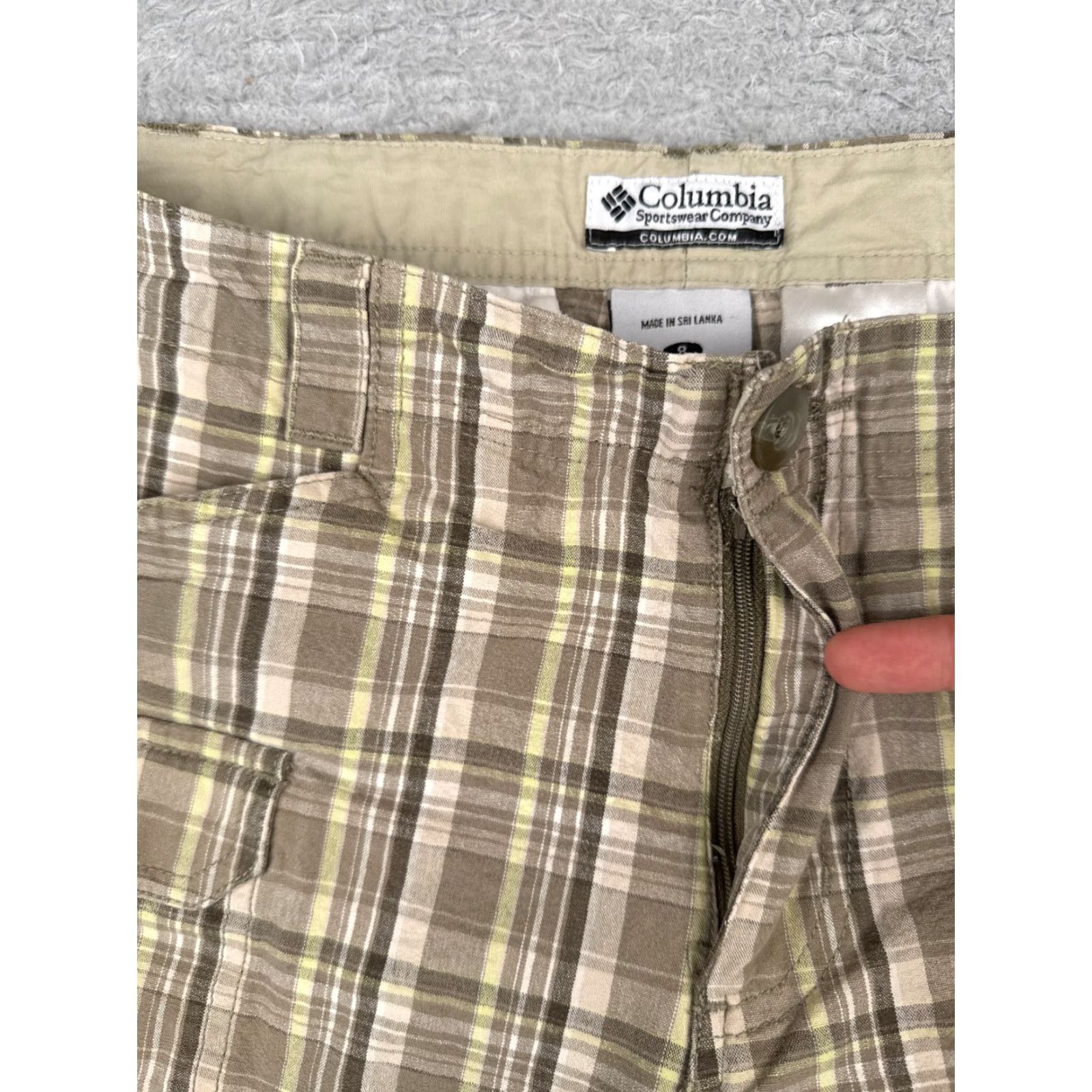 Vintage VINTAGE Columbia Shorts Womens 8 Beige Plaid Cargo 100% Cotton Hiking Casual 9" Beige Womens 8" Cargo Shorts Columbia Men? Size 30" / US 8 / IT 44 - 6 Thumbnail