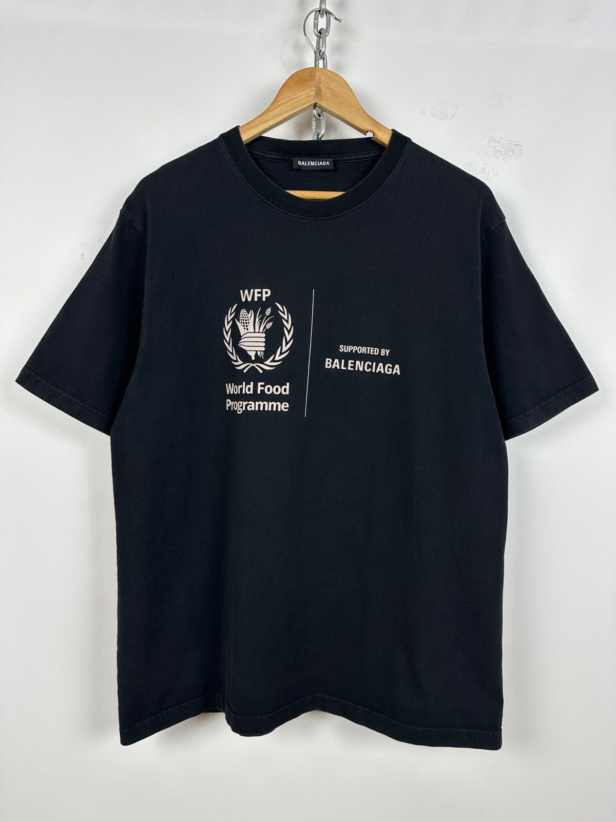 Balenciaga Balenciaga WFP World Wood Programme Supports Black T-Shirt Size US L / EU 52-54 / 3 - 2 Thumbnail