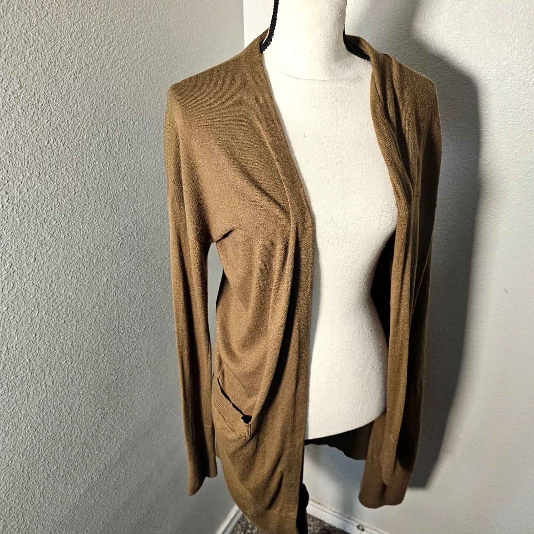 Vintage VINTAGE? Halogen Women's Cardigan Sweater Open Front Knee Length Green Brown Pockets Size 1 Regular Knit Long Sleeve Shown Measurements Size XS / US 0-2 / IT 36-38 - 2 Thumbnail