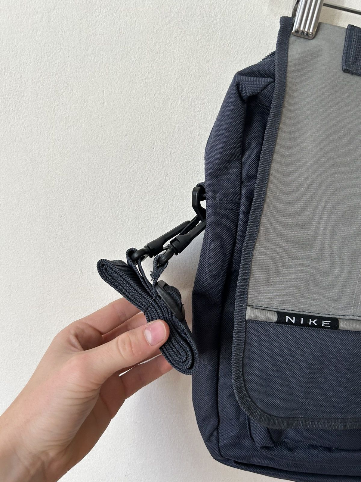 Nike × Vintage Vintage Nike Crossbody Messenger Bag shoulder bag Size ONE SIZE - 2 Thumbnail