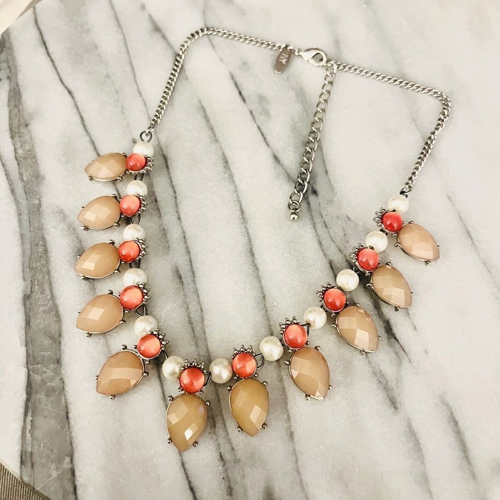 Jewelry New York and Company Necklace Peachy Pink Faux Pearl Tan Size ONE SIZE - 4 Thumbnail