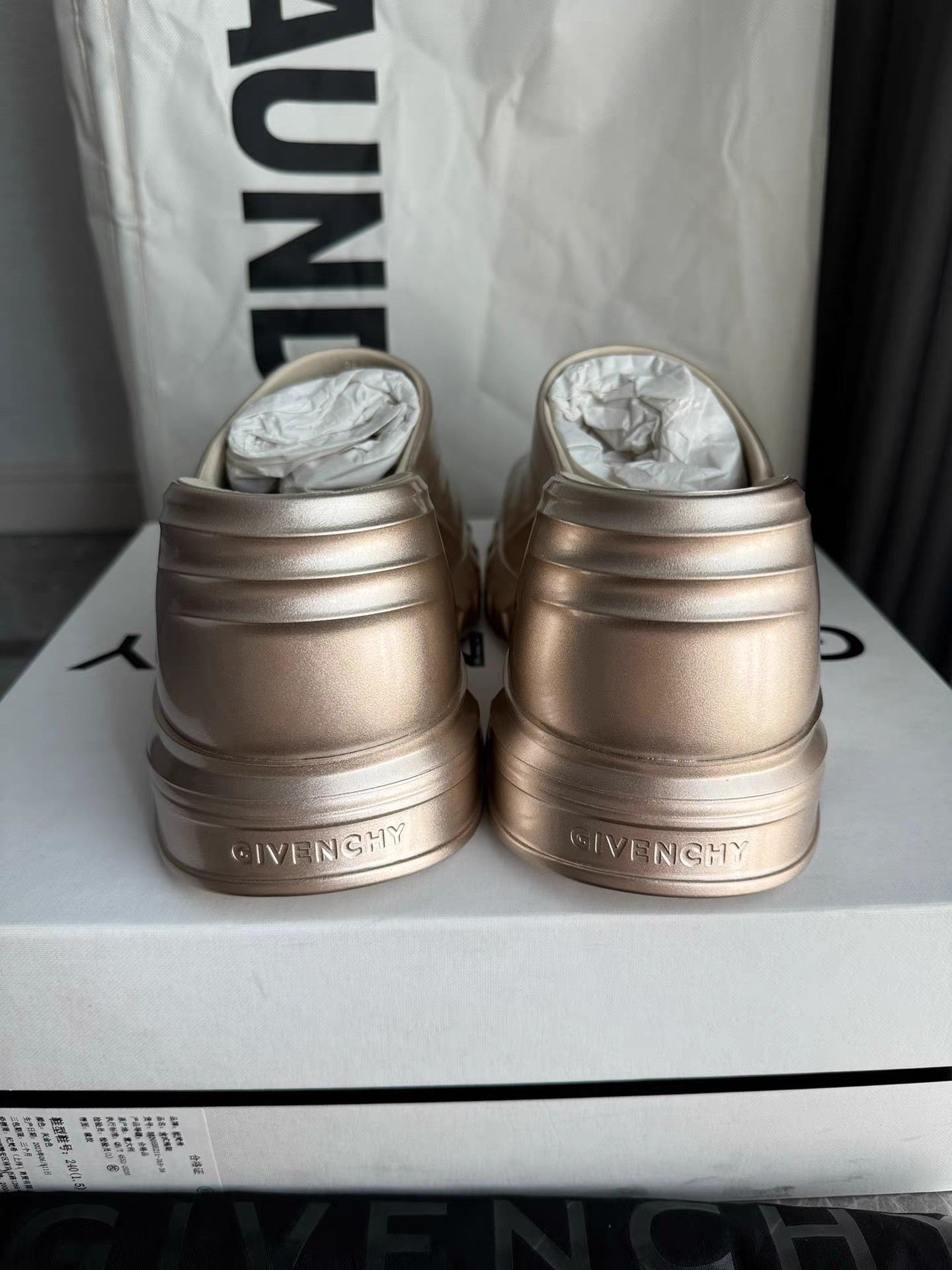 Givenchy GIVENCHY Marshmallow Sneakers K6 Size US 9 / IT 39 - 4 Thumbnail