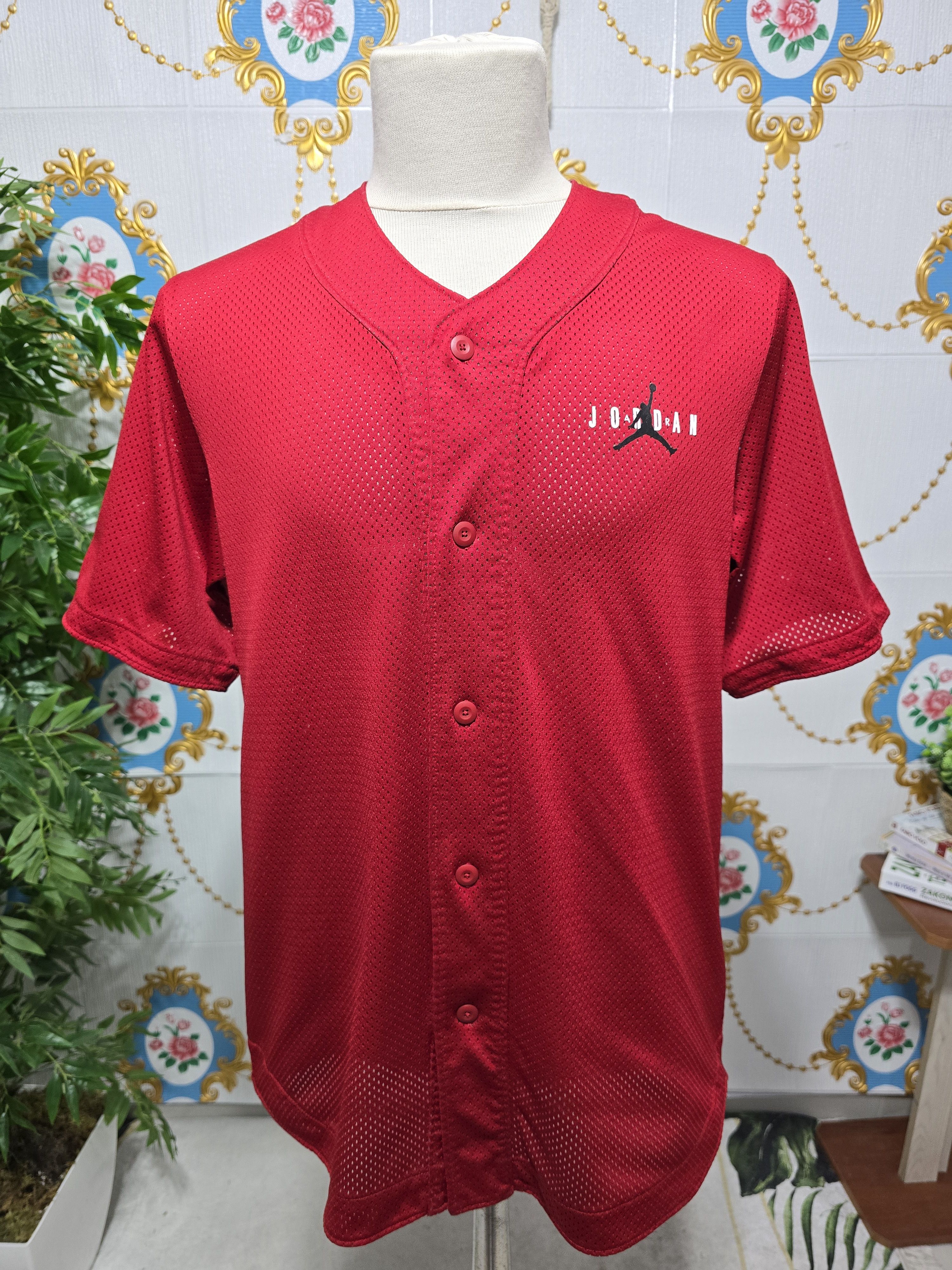 Jordan Brand Nike Jordan Jumpman mesh baseball jersey in red. Size US L / EU 52-54 / 3 - 1 Thumbnail