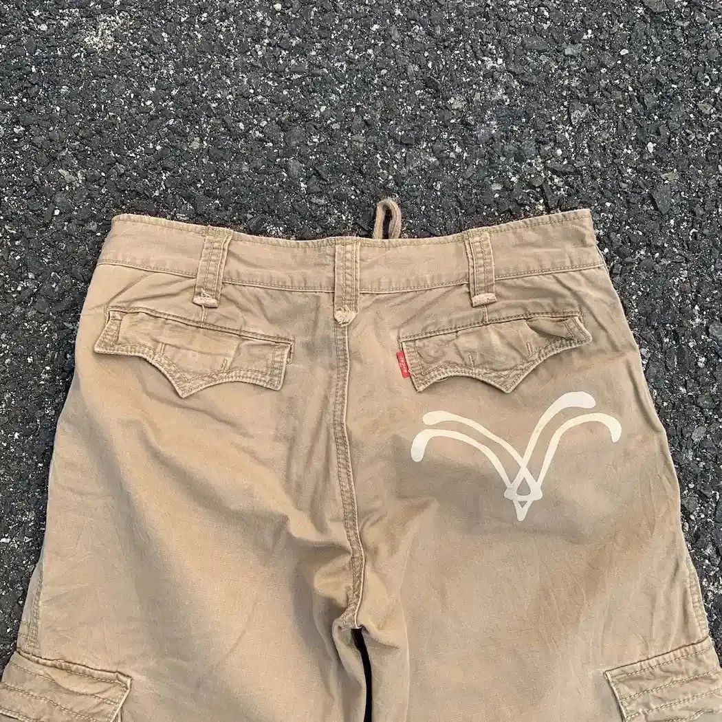 Levi's Vintage Clothing Levi’s Utility Faded Tactical Cargo Levis Easy Pants Size US 30 / EU 46 - 11 Thumbnail