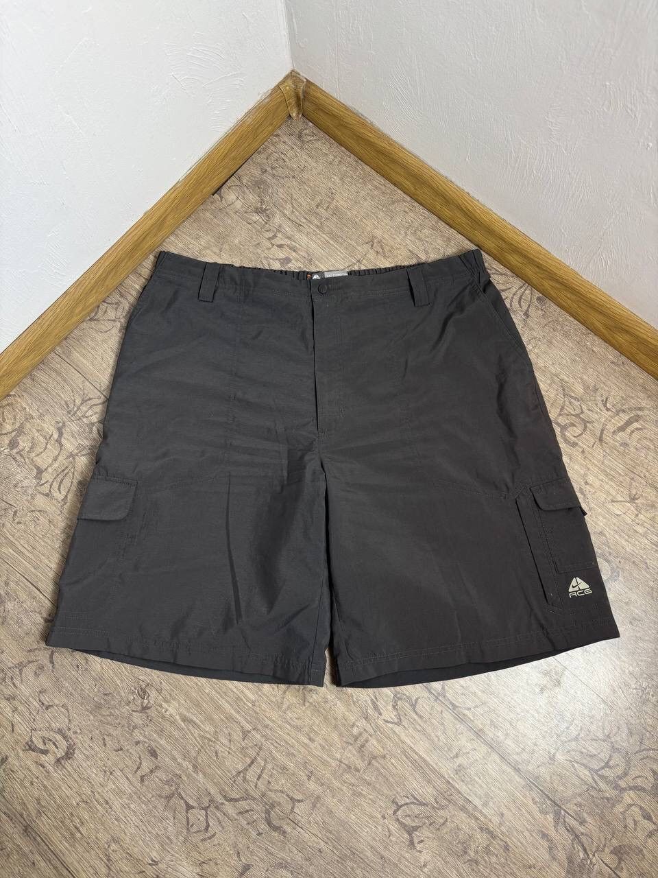 Nike ACG Nike ACG Vintage Reflective Cargo Nylon Baggy Shorts Size US 36 / EU 52 - 1 Thumbnail