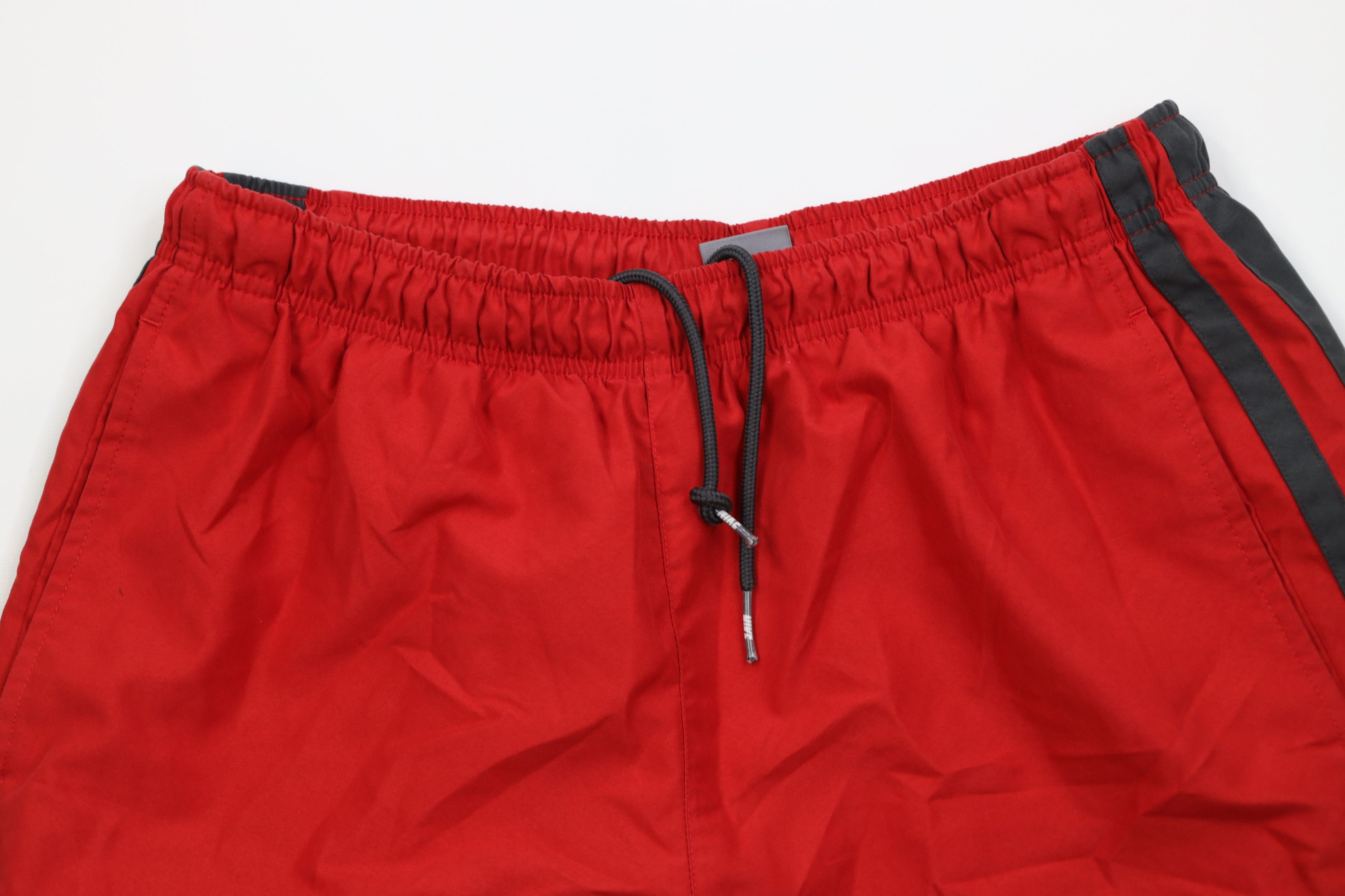 Nike Vintage Y2K Nike Scott Mini Swoosh Lined Cargo Shorts Trunks Size US 34 / EU 50 - 2 Thumbnail