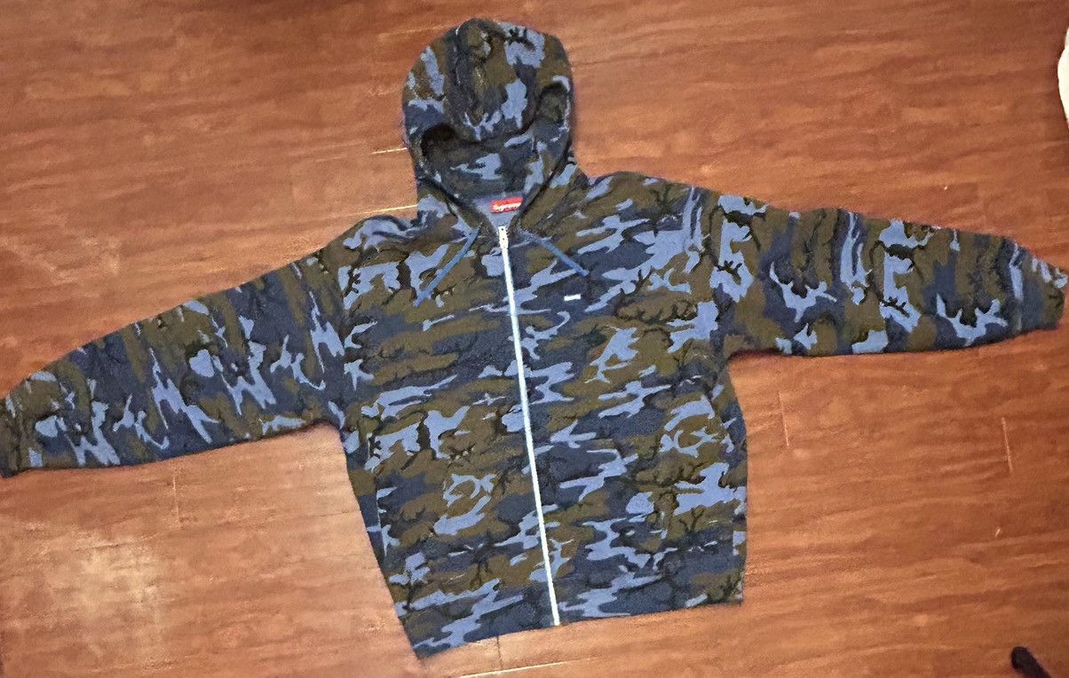Supreme Box logo supreme blue camo hoodie. Brand new 100% authentic Size US L / EU 52-54 / 3 - 4 Thumbnail
