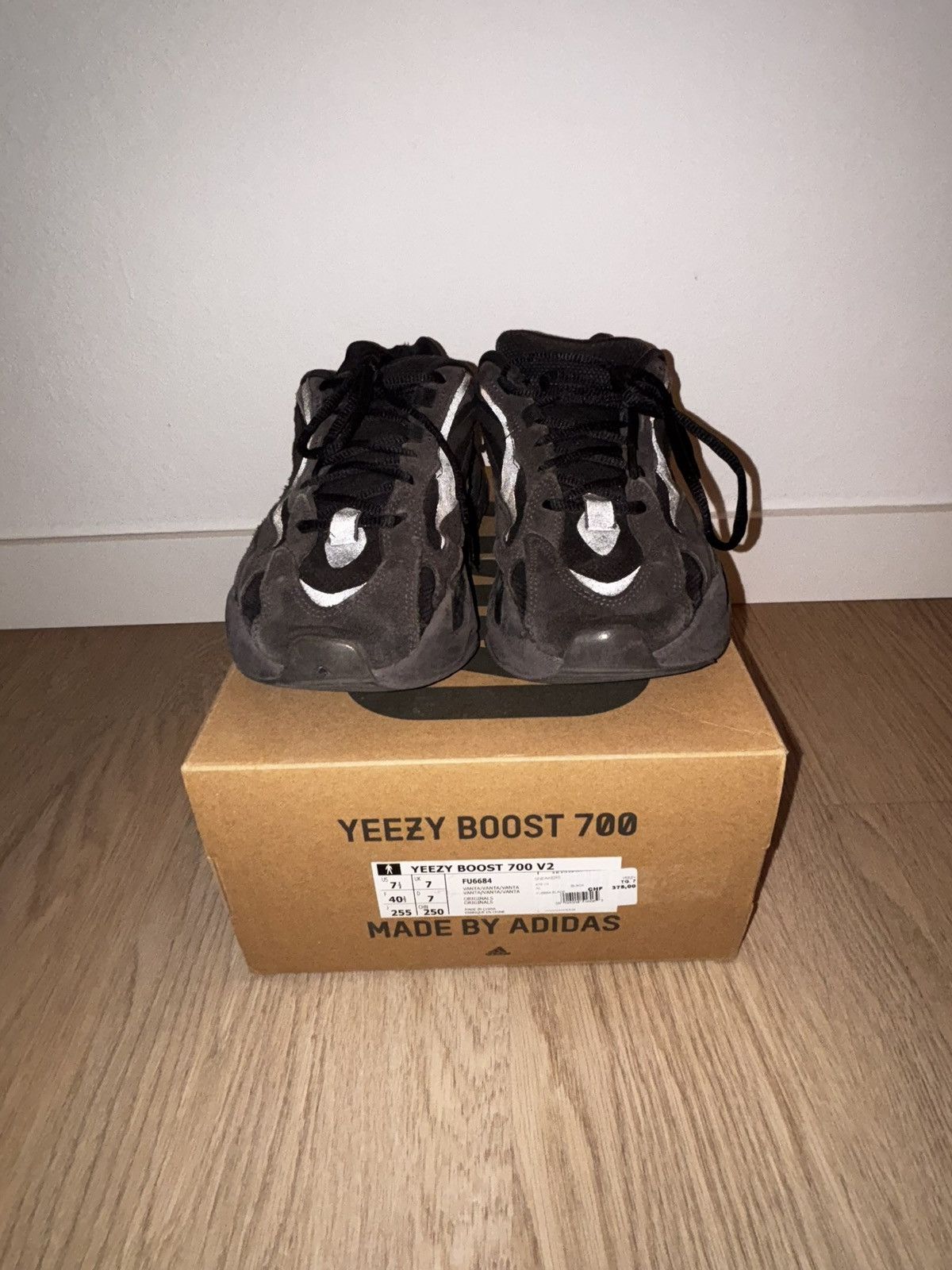 Yeezy YEEZY BOOST 700 Size US 7.5 / EU 40-41 - 7 Thumbnail