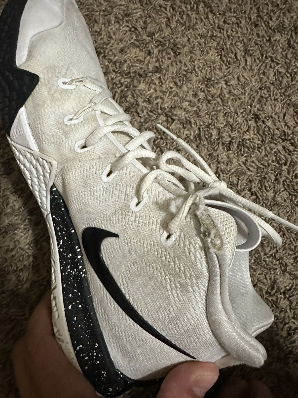 Nike Nike Kyrie 4 Size US 12 / EU 45 - 4 Thumbnail