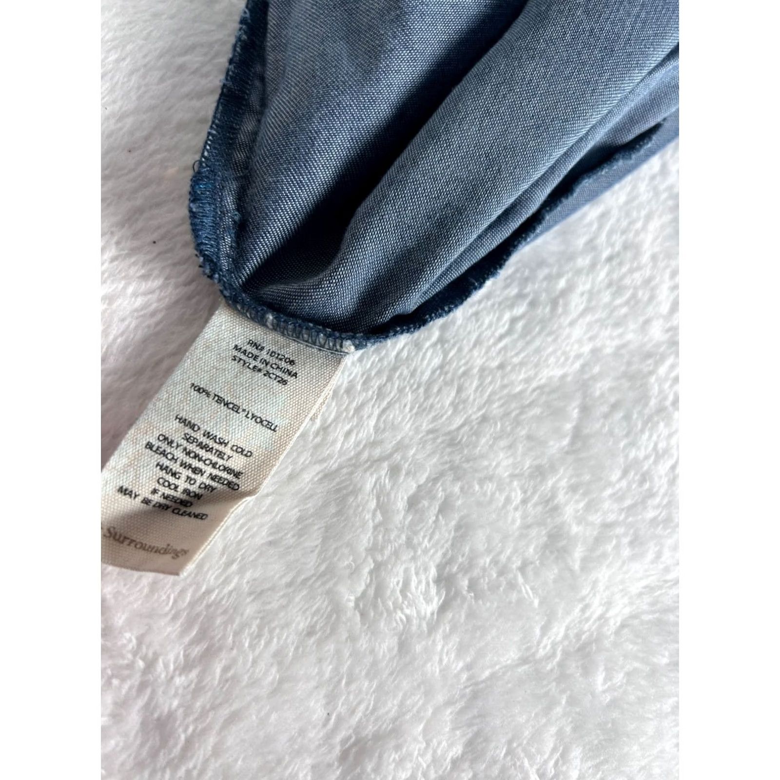 Soft Surroundings Soft Surroundings Tunic Top 3/4 Sleeve Denim Blue Embroidered Petite S Womens Blouse Size S / US 4 / IT 40 - 4 Thumbnail