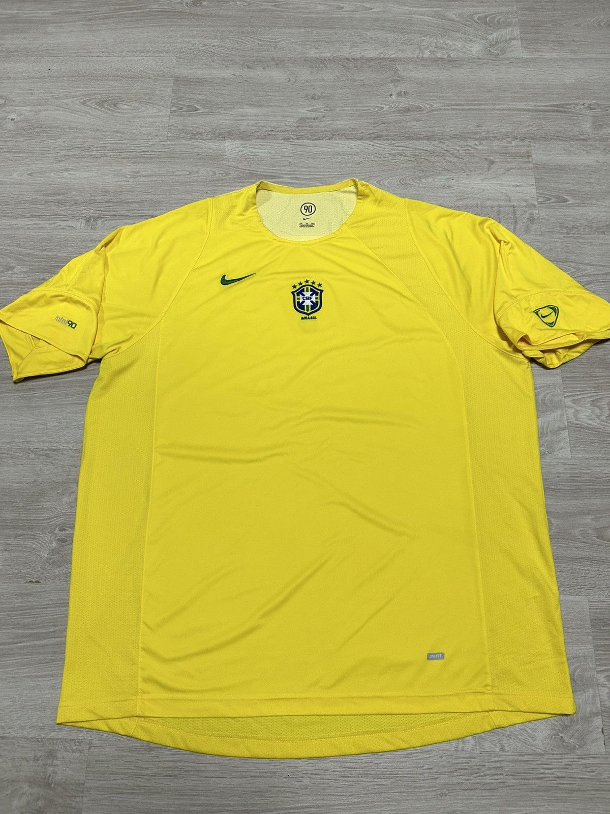 Nike Nike BRAZIL National Team 2004-2005 Home Football Soccer Size US XXL / EU 58 / 5 - 1 Thumbnail