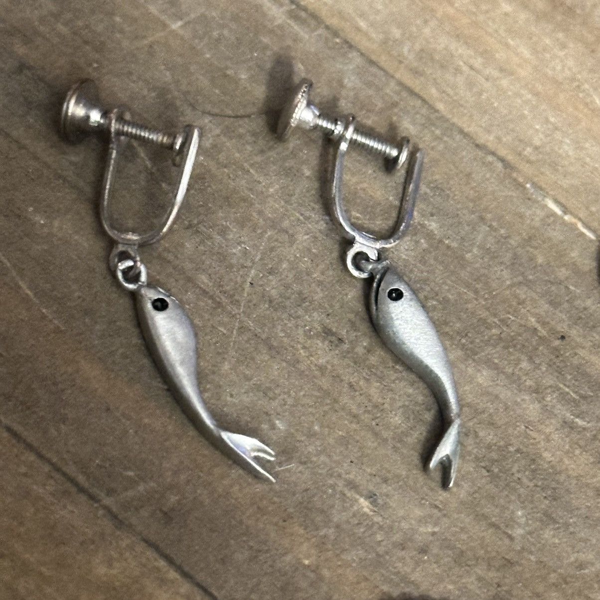 Vintage Pewter fish necklace and matching screw back earrings Size ONE SIZE - 3 Thumbnail