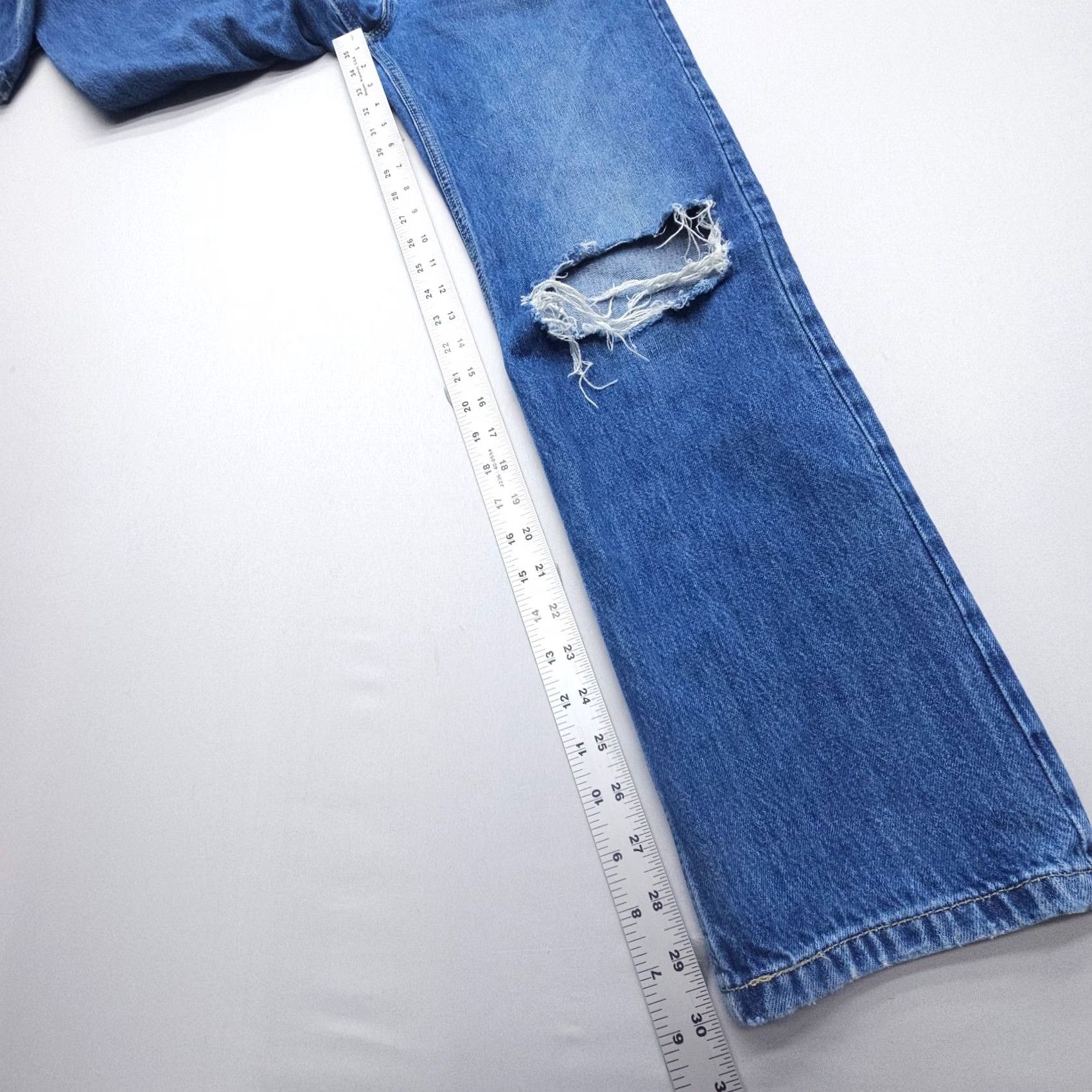 Levi's Levi's Jeans Womens 26 Blue Distressed Straight 5-Pocket Denim Cotton USA 30in Inseam Regular Button Zip Size 26" / US 2 / IT 38 - 7 Thumbnail
