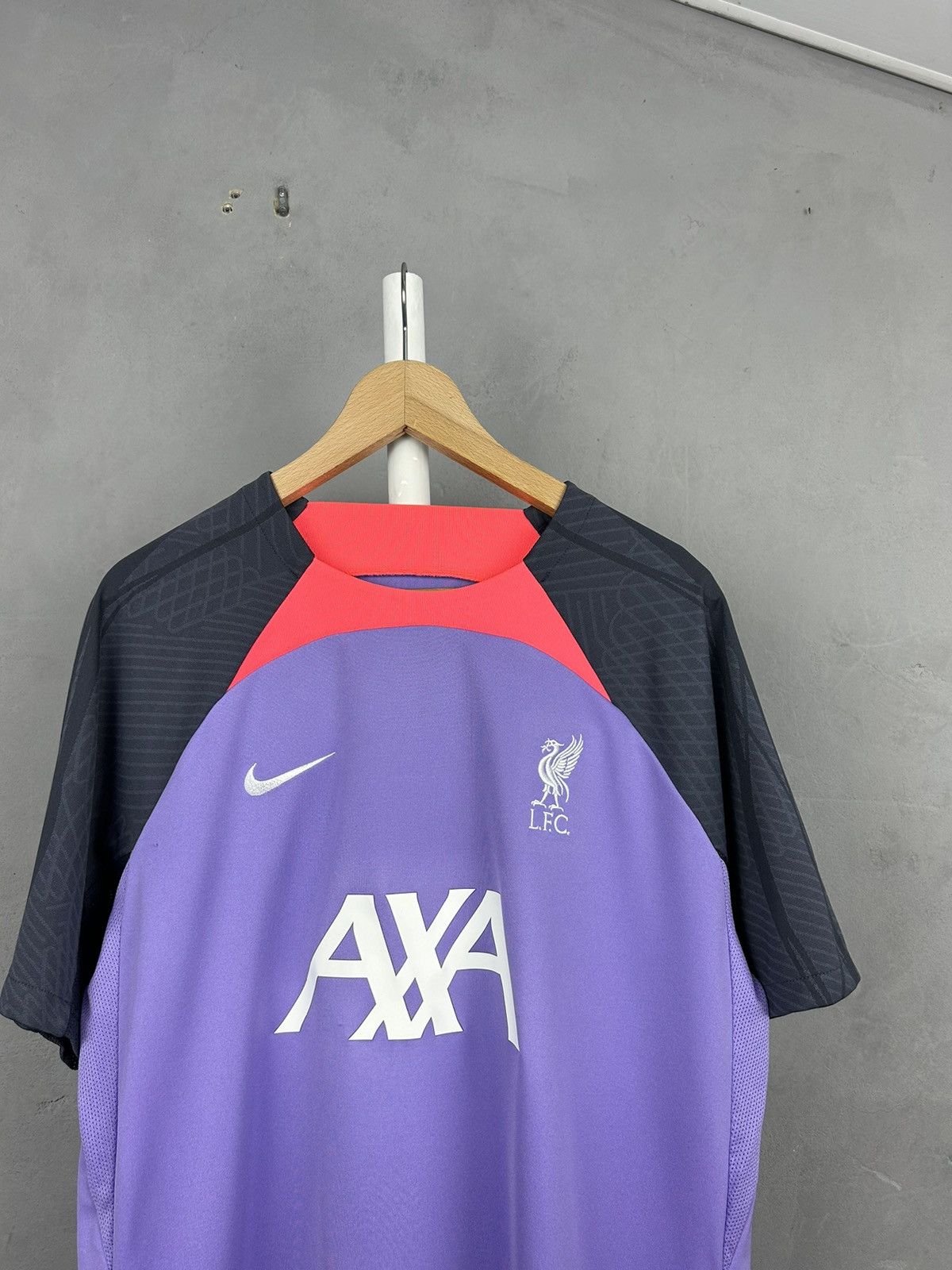 Nike Liverpool Nike 2023-24 Training Soccer jersey shirt Size US XL / EU 56 / 4 - 3 Thumbnail