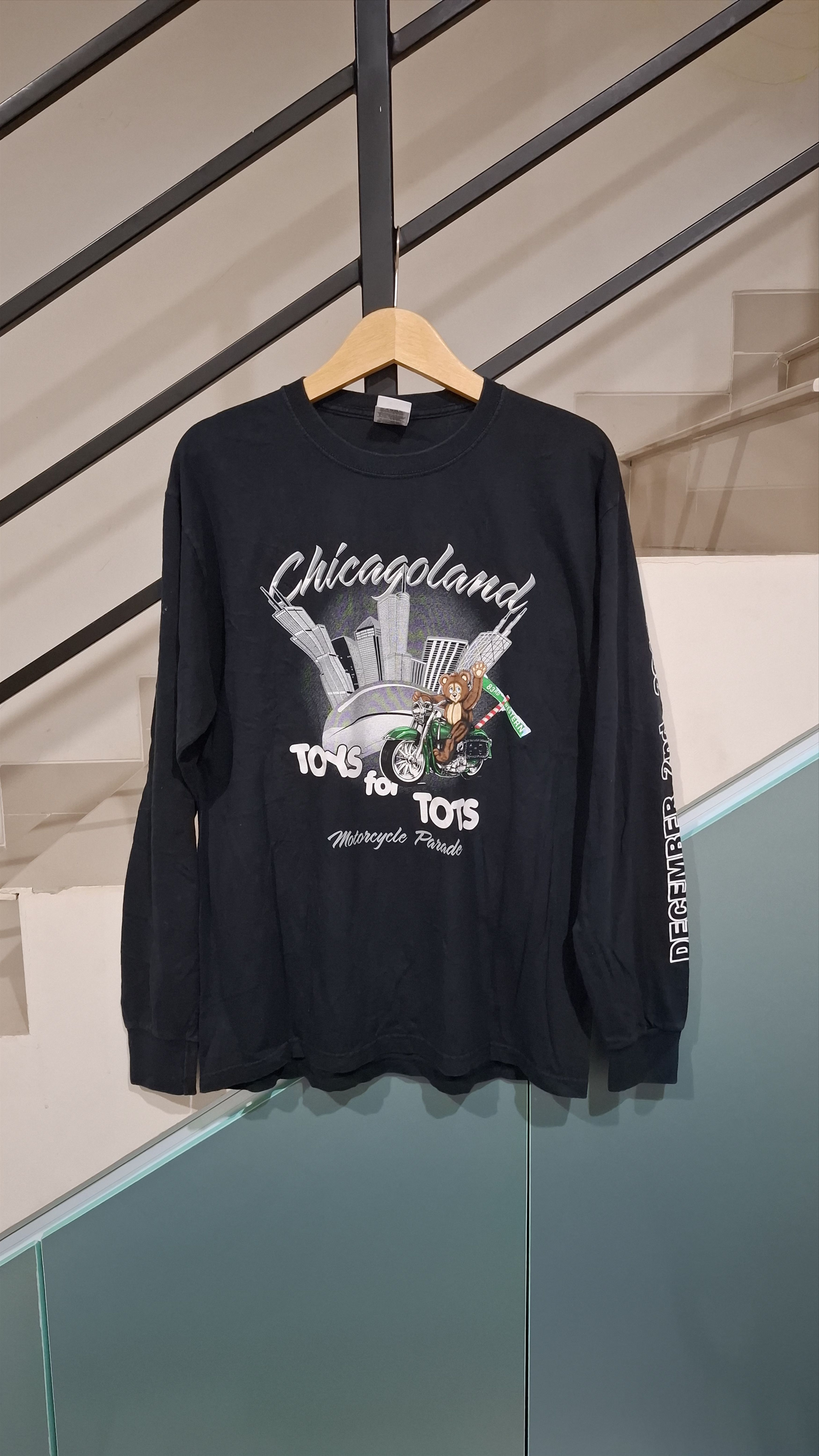 Fruit Of The Loom 2012 Chicagoland Toys for Tots Long Sleeve - L Size US L / EU 52-54 / 3 - 1 Thumbnail