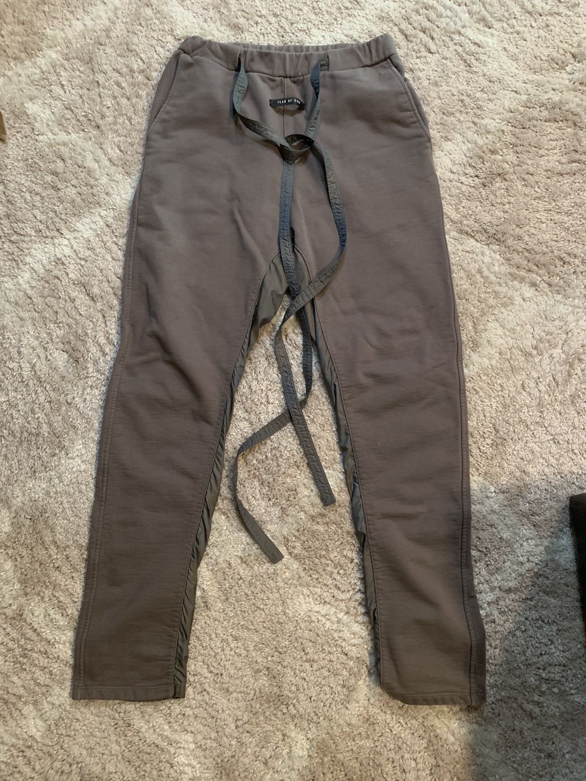 Fear of God Fear of God 6th Collection God Grey Sweatpants Size US 34 / EU 50 - 1 Thumbnail