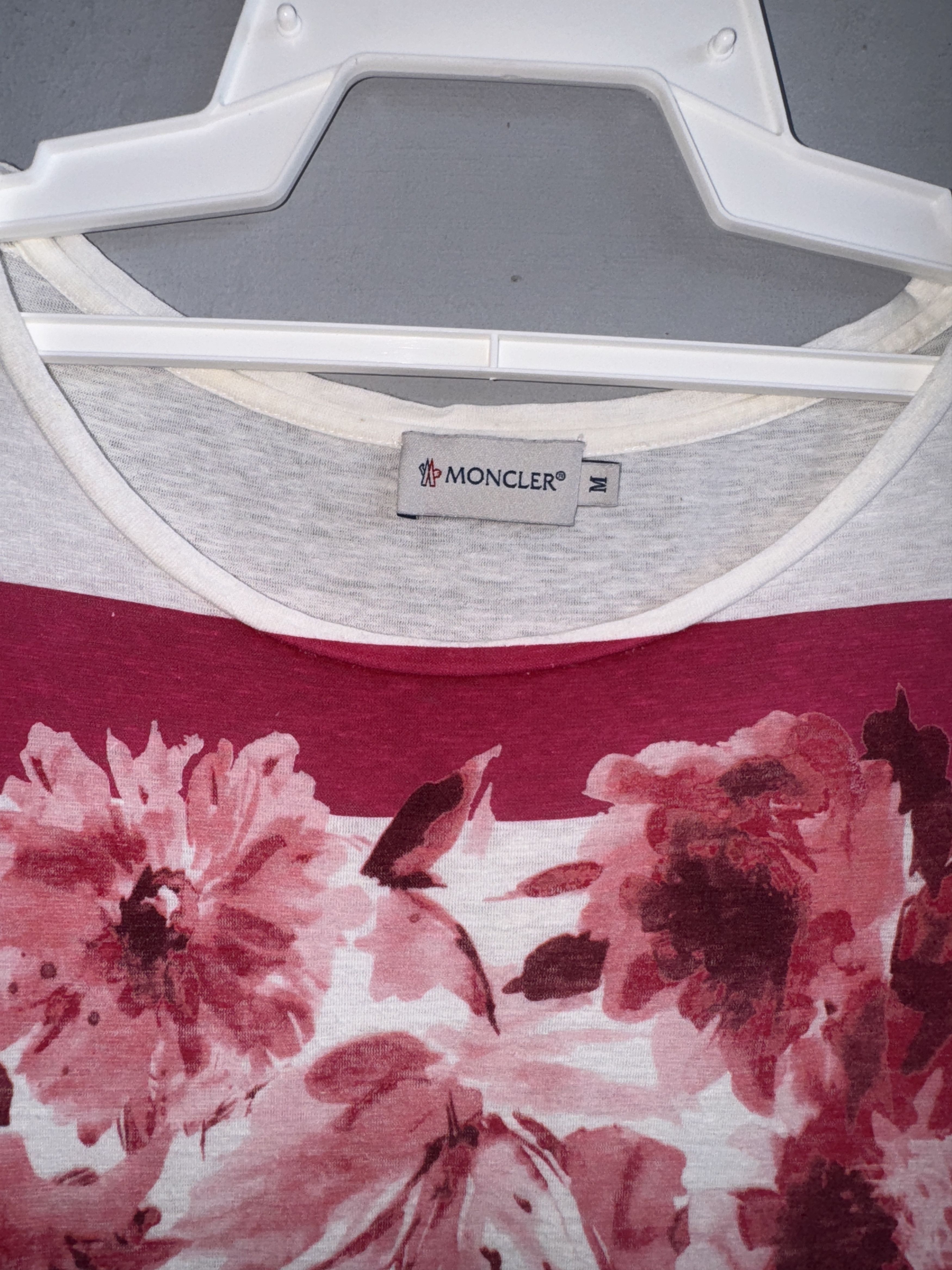 Moncler Moncler Art T-Shirt Size XS / US 0-2 / IT 36-38 - 2 Thumbnail