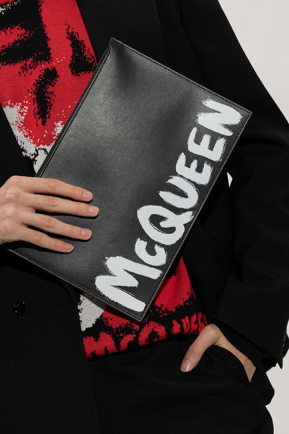 Alexander McQueen ALEXANDER MCQUEEN black graffiti logo leather clutch bag q Size ONE SIZE - 2 Thumbnail