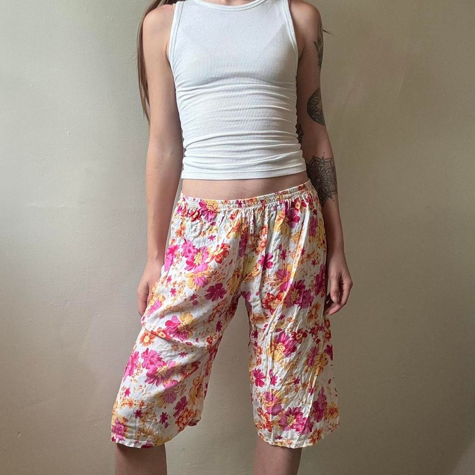 Vintage Vintage Pink Floral Capri / Bermuda Shorts Lightweight 23 Size 23" - 1 Thumbnail
