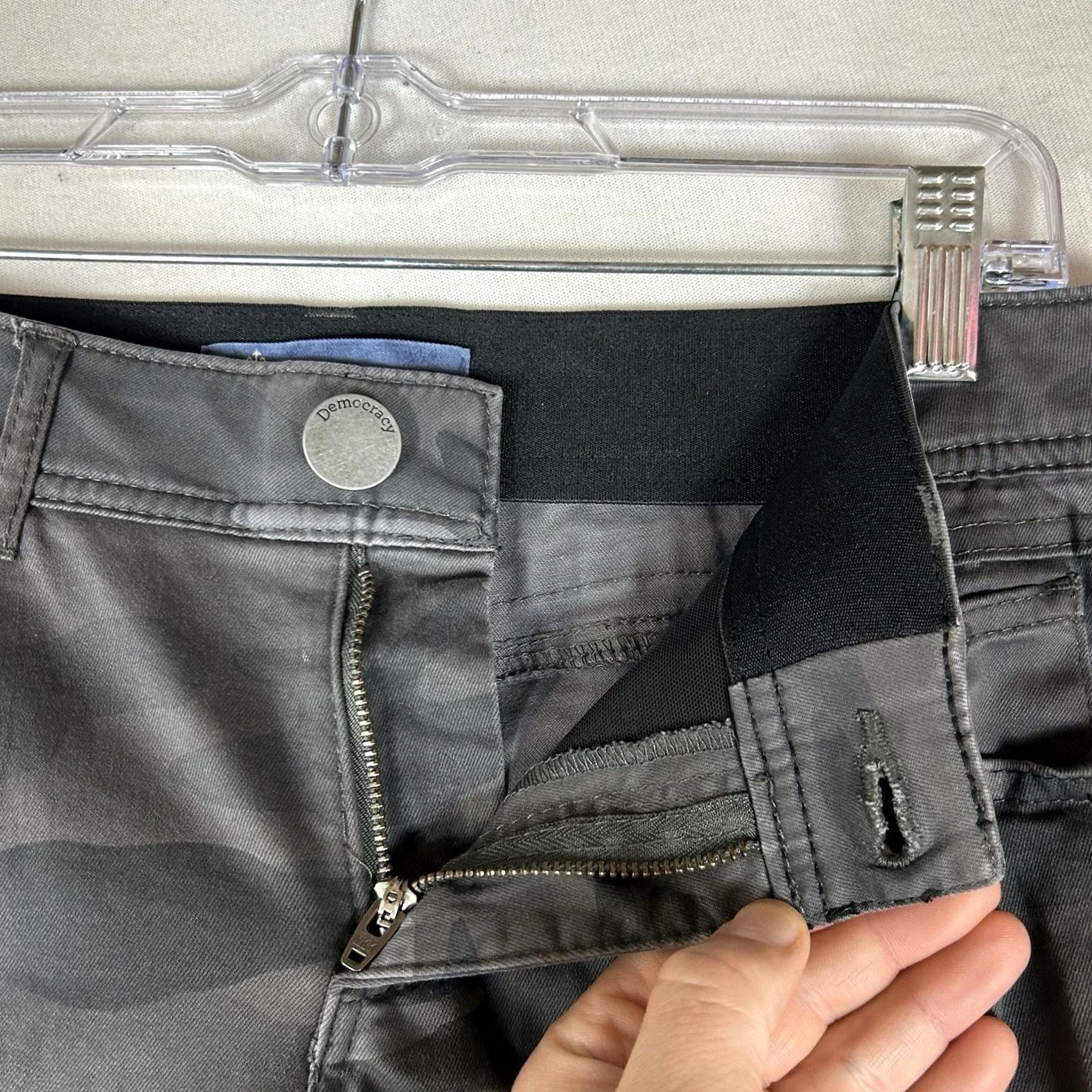 Vintage Democracy Jeans Women's 4 Gray Camo Skinny Pants Stretch Casual Zip Front Pockets Size 27" / US 4 / IT 40 - 4 Thumbnail