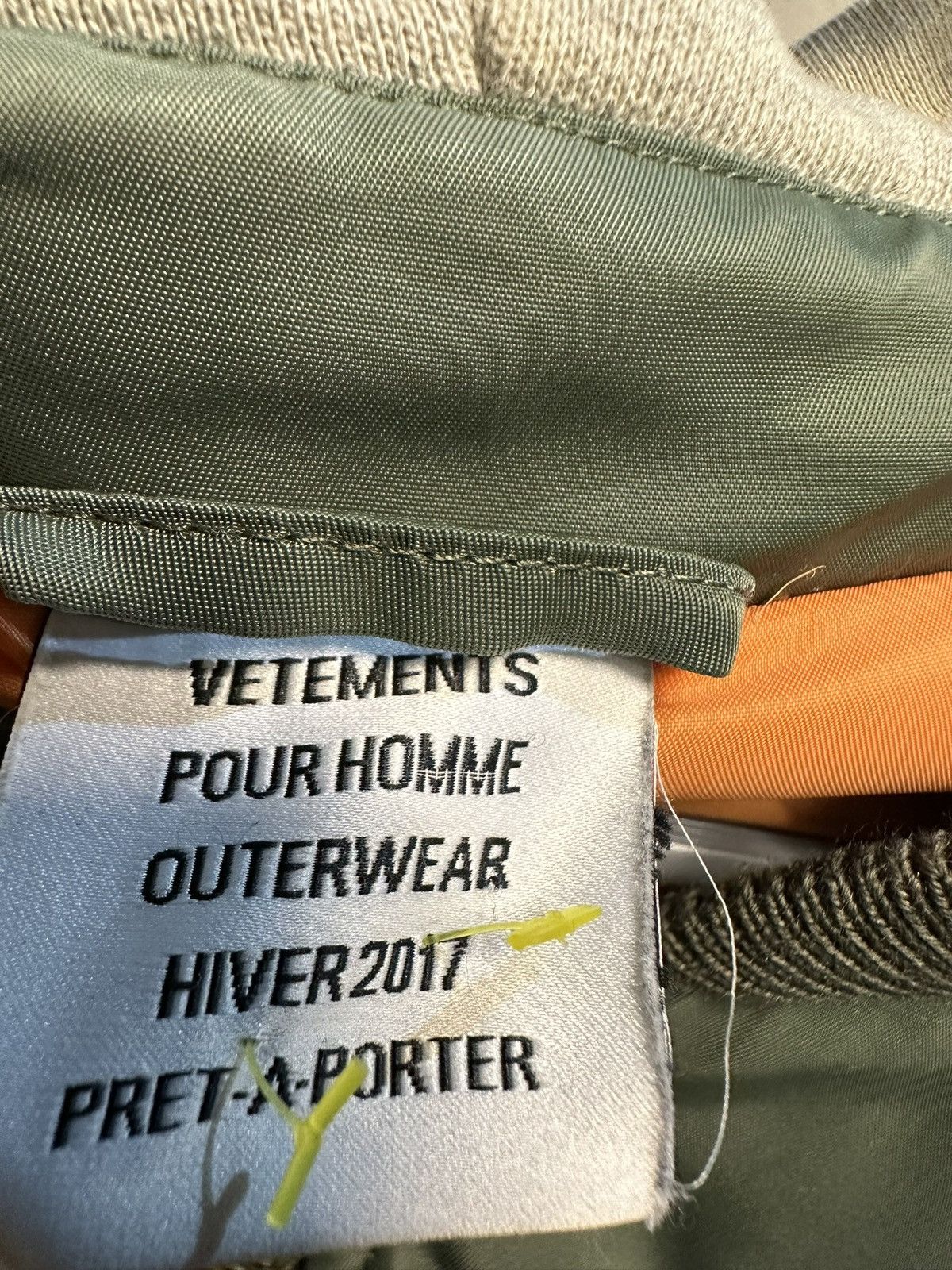 Vetememes Vetements hooded bomber jacke Size US XS / EU 42 / 0 - 6 Thumbnail