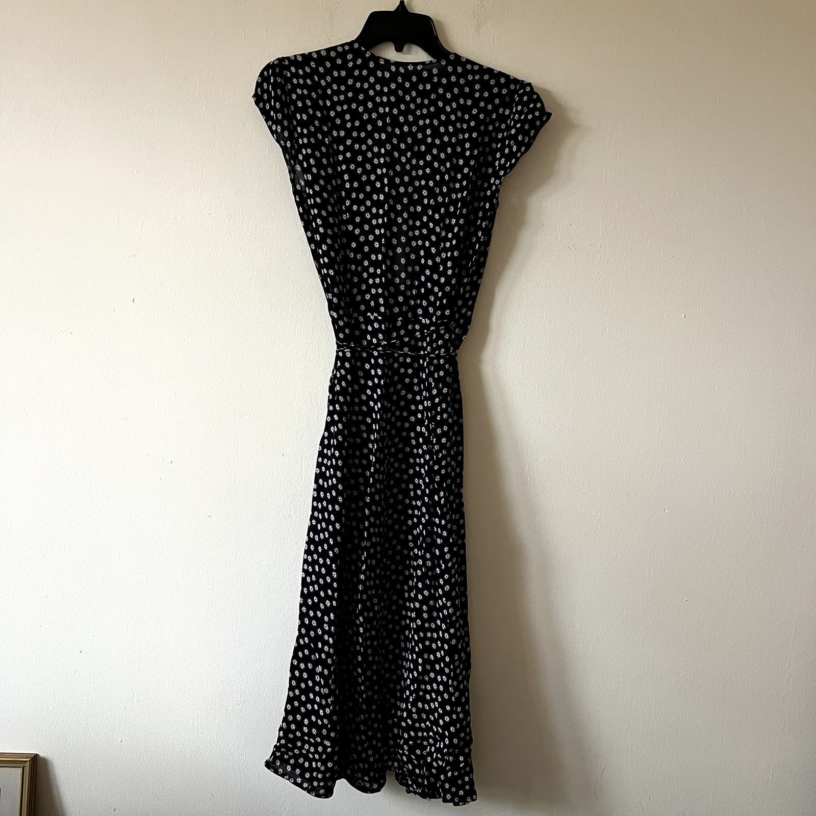 Reformation Reformation Carina Polka Dot Wrap Midi Dress Size XS Black Size XS / US 0-2 / IT 36-38 - 4 Thumbnail