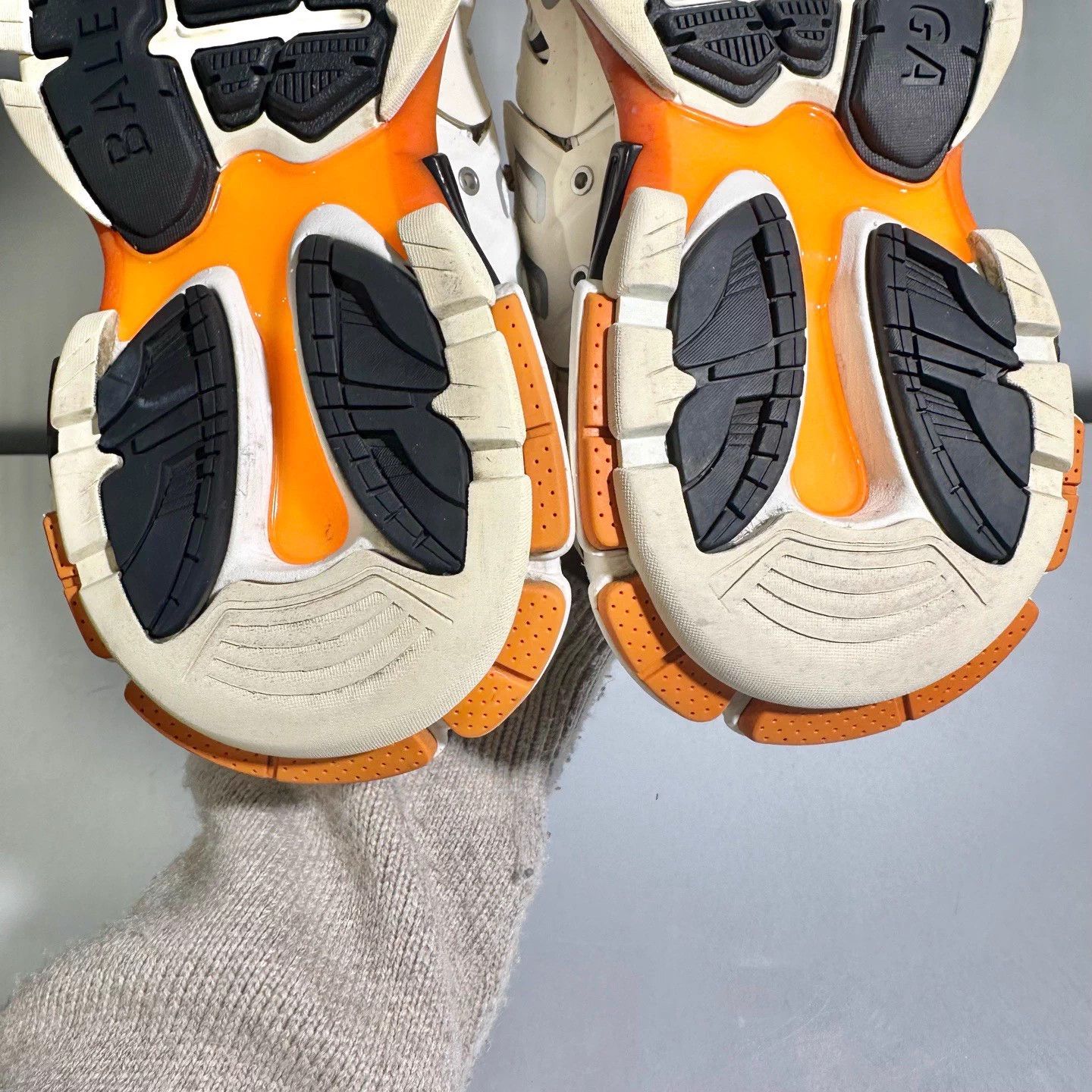 Balenciaga Balenciaga Track white orange 36 like new Size US 5 / IT 35 - 8 Thumbnail