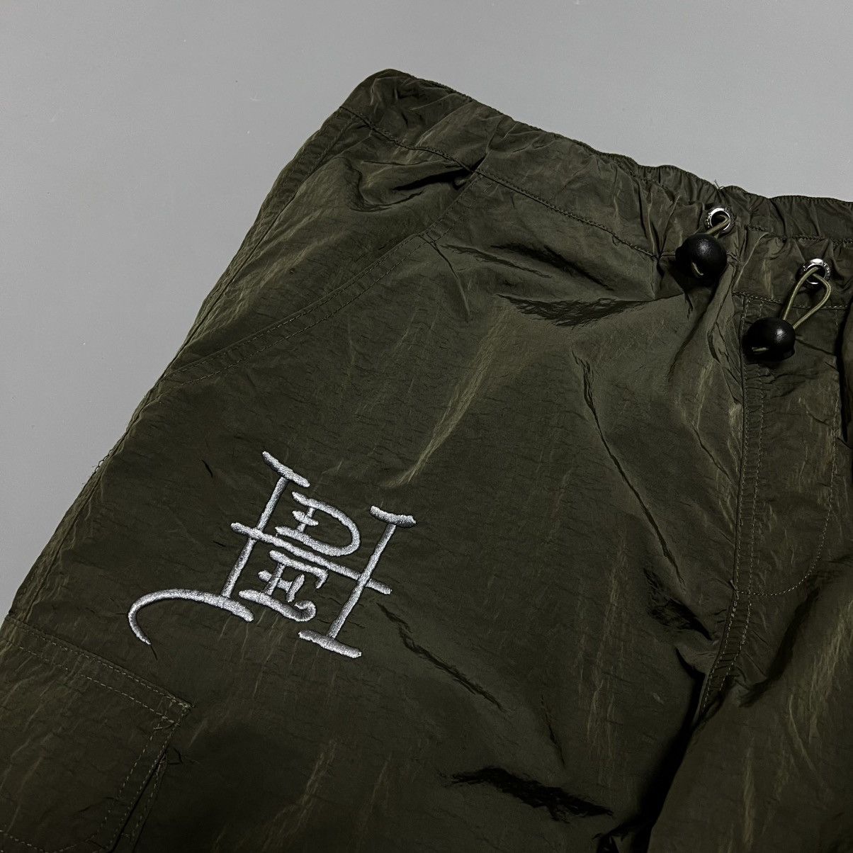 Ed Hardy × Urban Outfitters Ed Hardy x Urban Outfitters Big Logo Cargo Nylon Pants Baggy Size US 30 / EU 46 - 7 Thumbnail