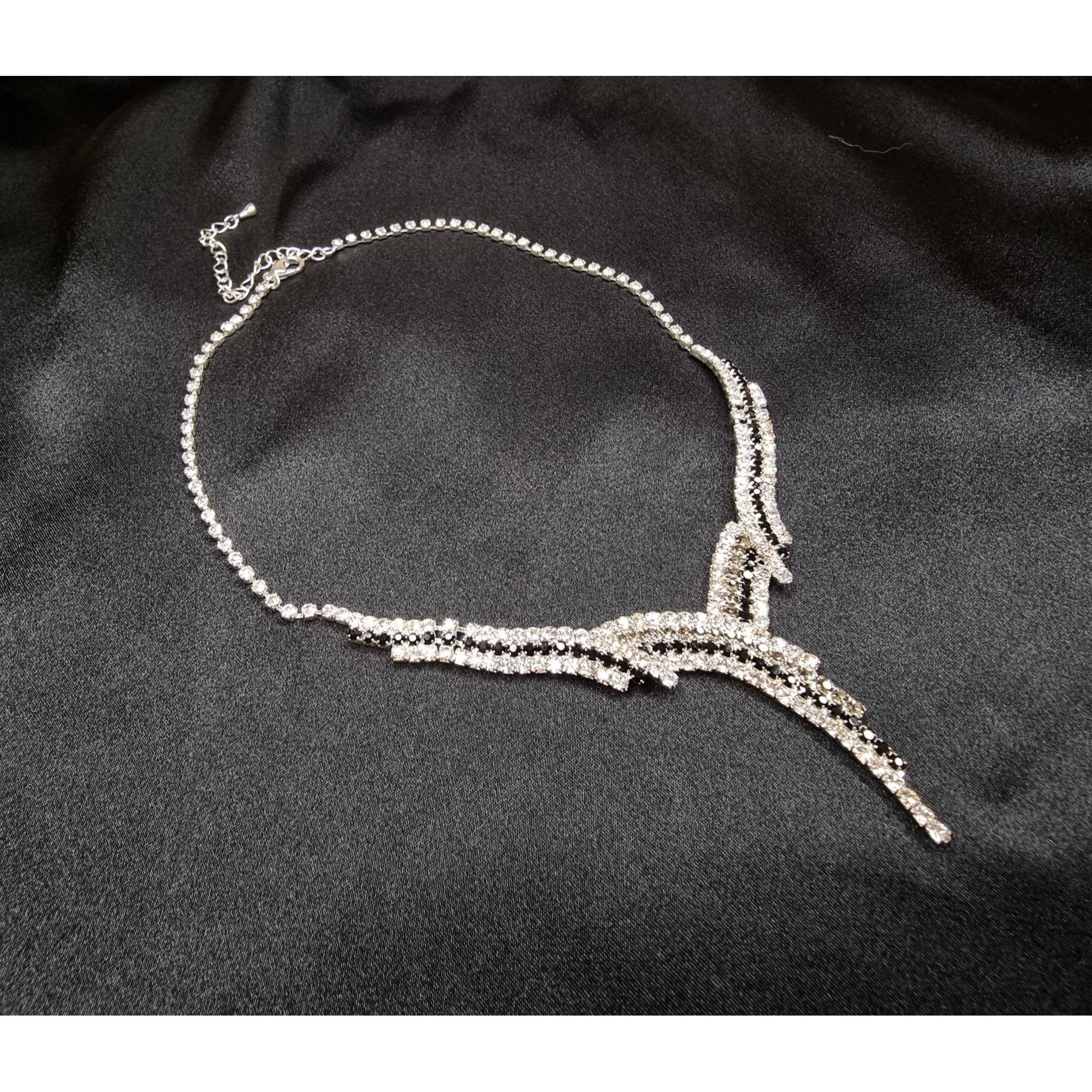 Vintage Vintage-Inspired Silver Crystal Statement Necklace With Adju Size ONE SIZE - 5 Thumbnail
