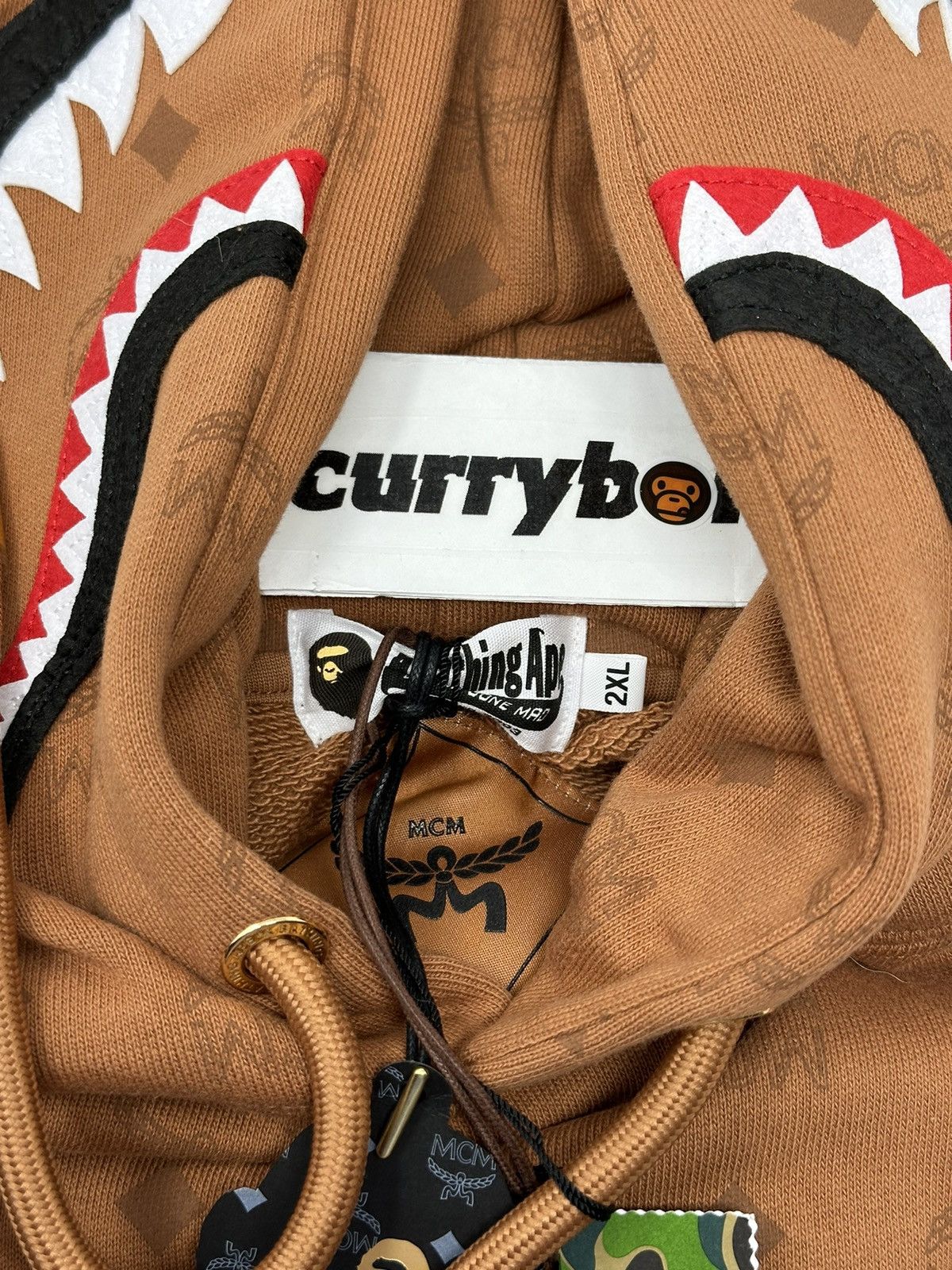 Bape × MCM BAPE x MCM Shark Pullover Hoodie Brown Size US XXL / EU 58 / 5 - 10 Thumbnail