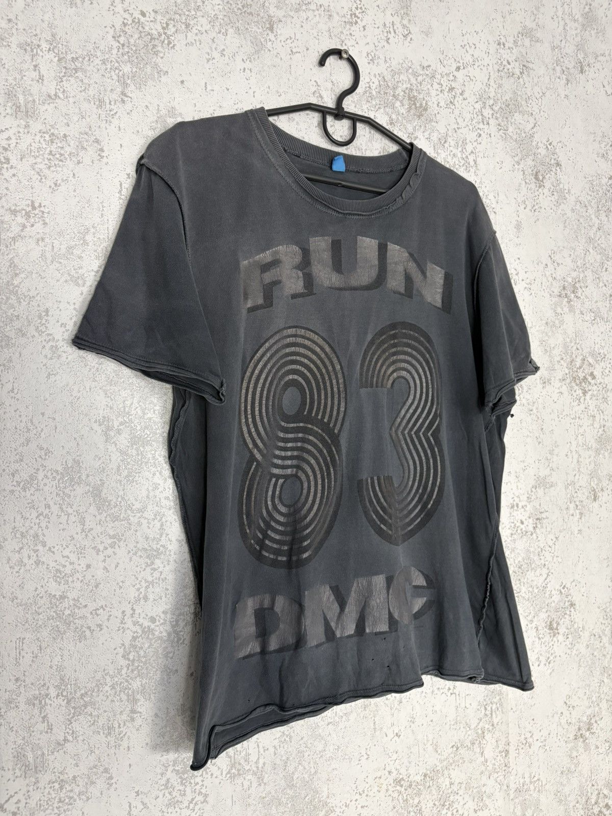 Band Tees Vintage Y2K Run DMC 83 Distressed T-Shirt Faded Amplified Size US L / EU 52-54 / 3 - 1 Thumbnail