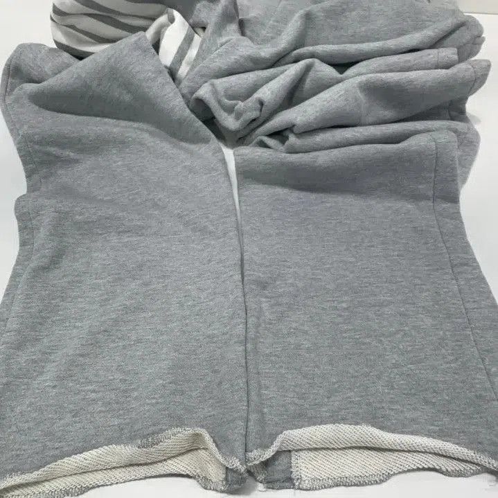 Thom Browne Thom Browne Grey Relaxed Fit Sweatpants. Size US 36 / EU 52 - 7 Thumbnail