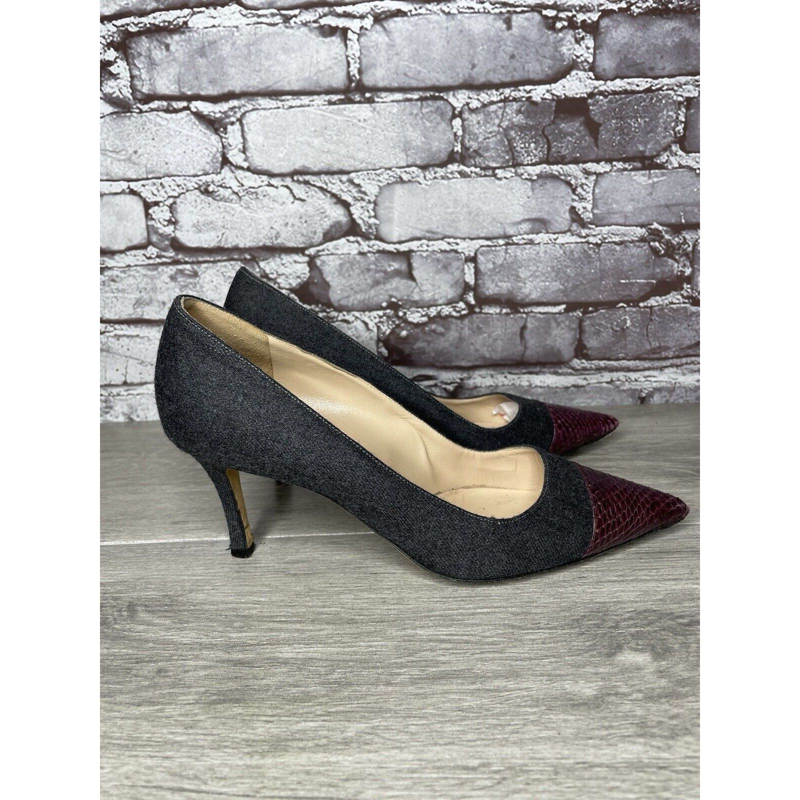 Manolo Blahnik Manolo Blahnik Grey Wool Fabric Burgundy Pointed Toe Heels W Size US 9 / IT 39 - 22 Thumbnail