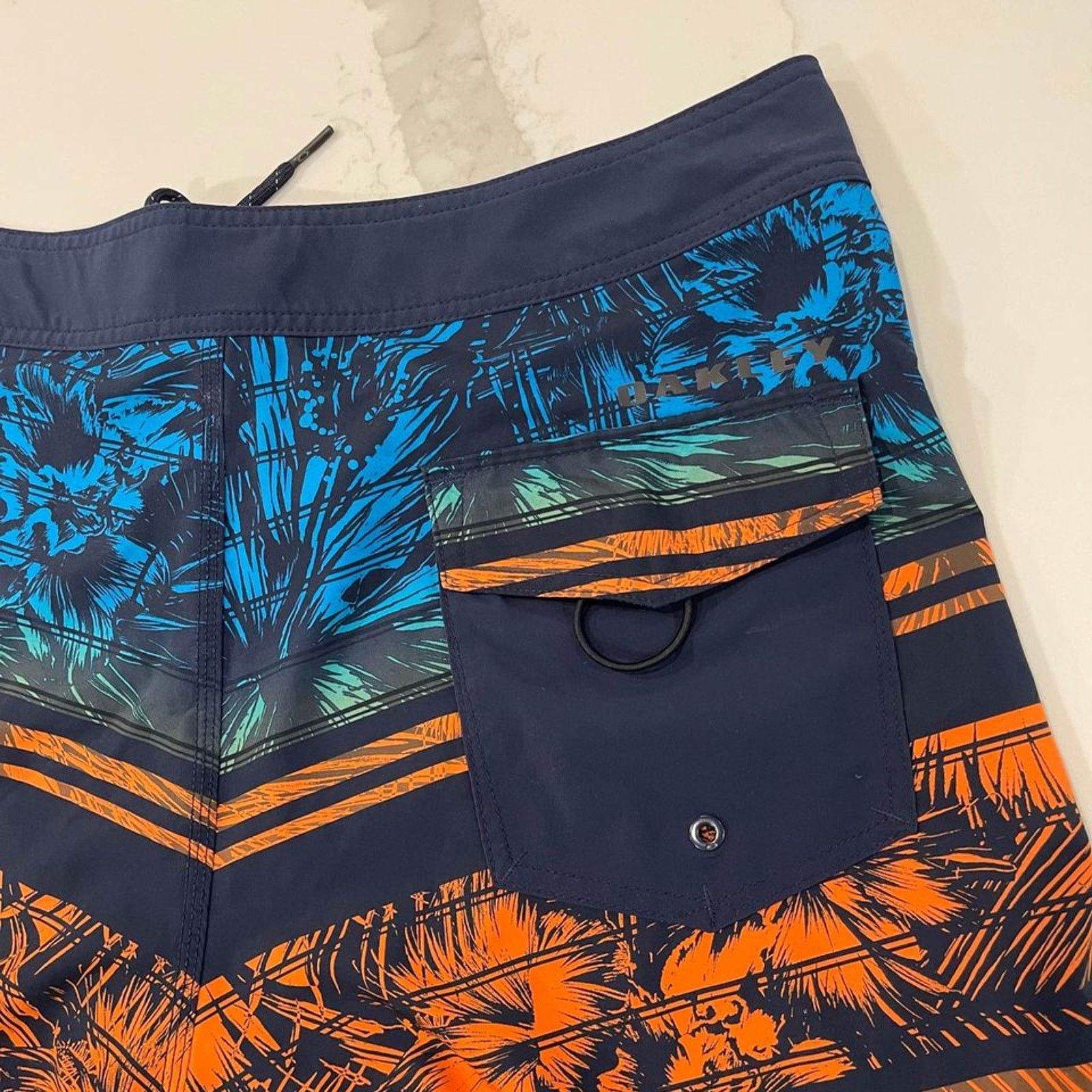 Oakley Oakley Swim Shorts Men 38 Trunks Slim Fit Tropical Board Size US 38 / EU 54 - 5 Thumbnail