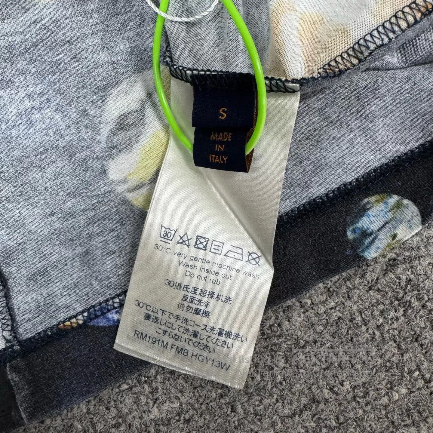 Louis Vuitton Louis Vuitton Space Planet Short Sleeve T. Size US S / EU 44-46 / 1 - 5 Thumbnail