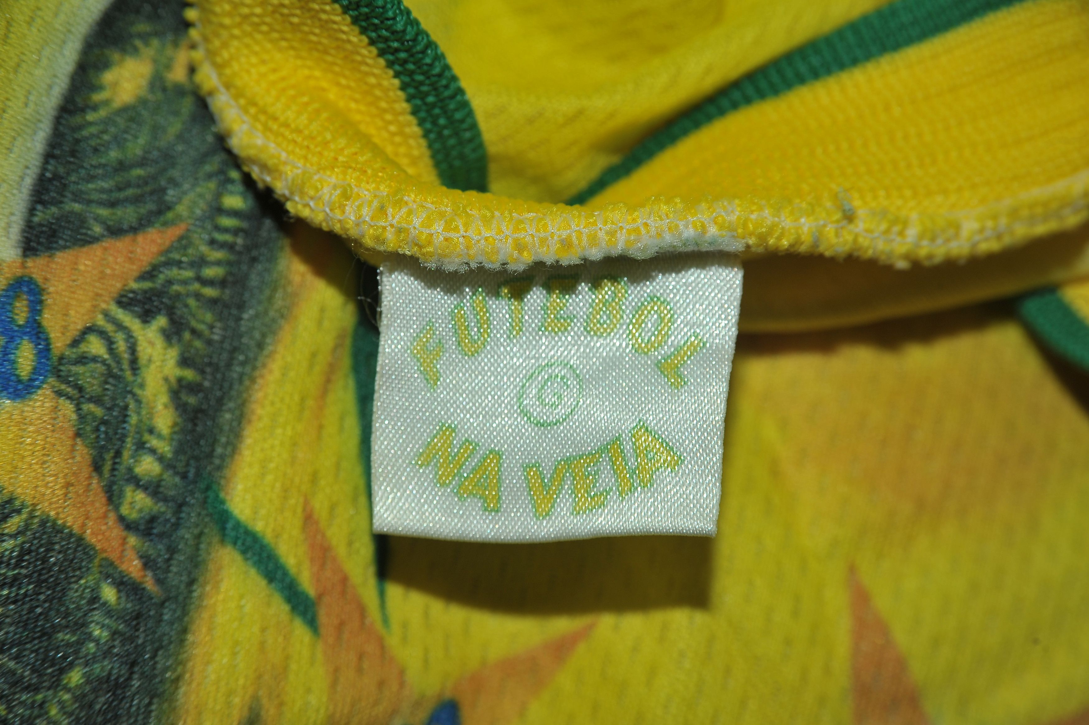 Other Vintage 2002 Penta Campeao Brazil Jersey Size US XL / EU 56 / 4 - 3 Thumbnail