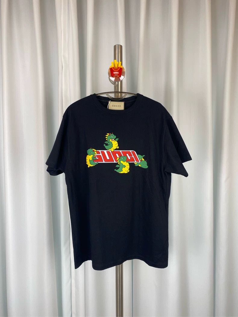 Gucci Gucci Black Flying Dragon Printed Short Sleeve 2504-Nextarr Size US XS / EU 42 / 0 - 2 Thumbnail