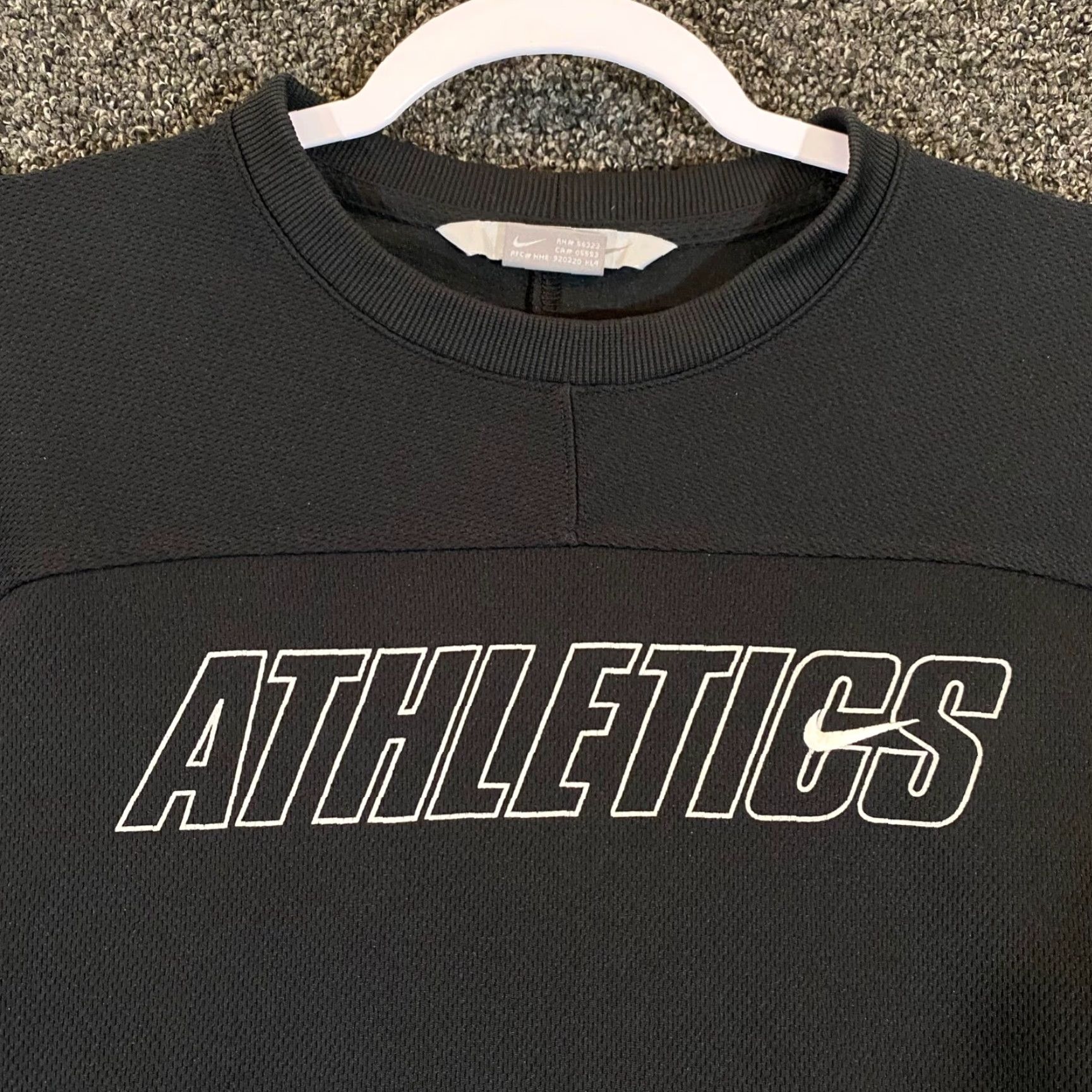 Nike Nike Athletics Shirt Mens Medium Black White Blue Long Sleeve Outdoor Workout Size US M / EU 48-50 / 2 - 2 Thumbnail