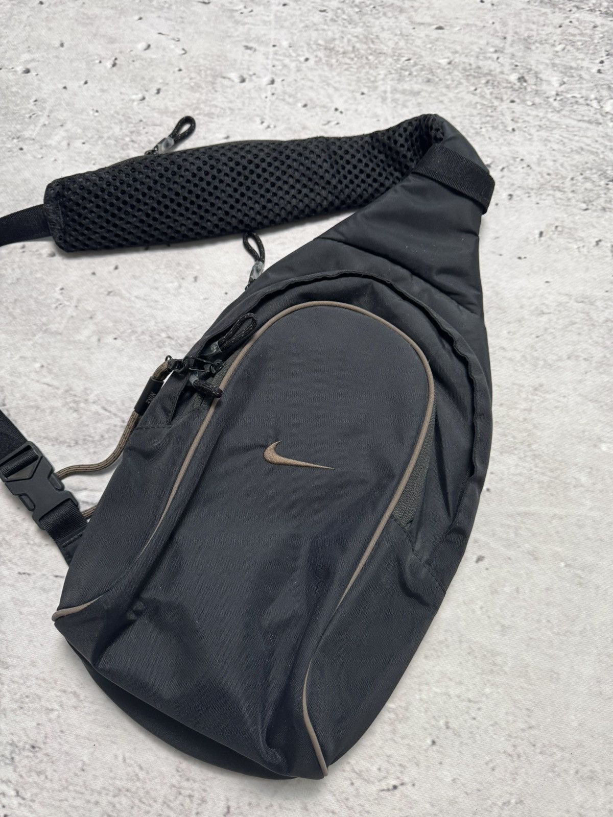 Nike × Vintage NIKE VINTAGE CENTER LOGO BASIC SLINGBAG BAG Size ONE SIZE - 2 Thumbnail