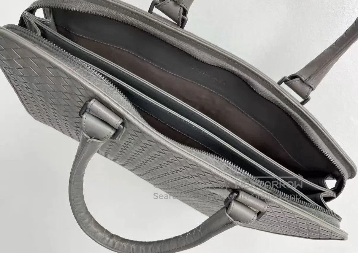 Bottega Veneta Gray Woven Pattern Structured Handbag. Size ONE SIZE - 7 Thumbnail
