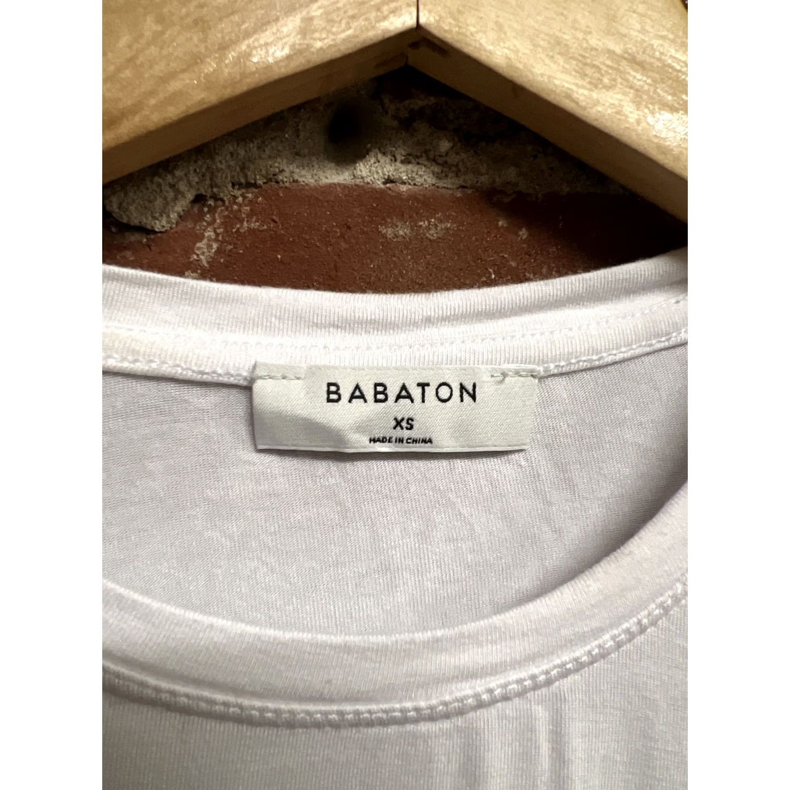 Aritzia Aritzia Babaton Womens T-Shirt Cropped Long Sleeve XS White Size XS / US 0-2 / IT 36-38 - 3 Thumbnail