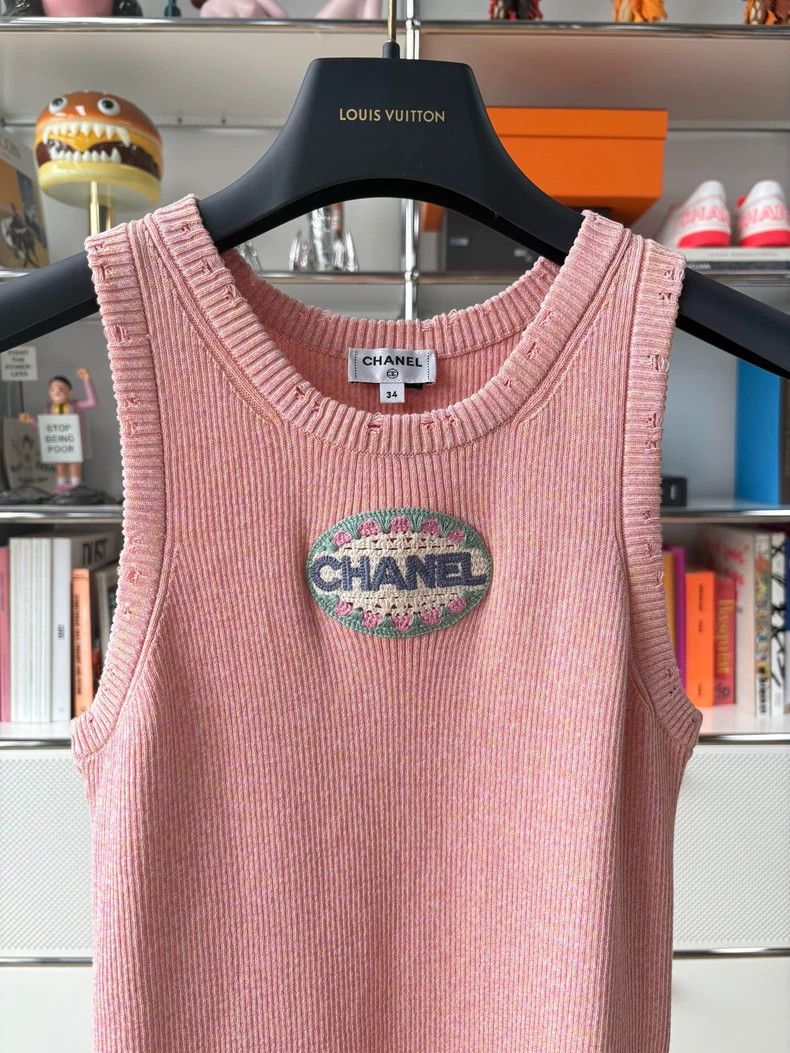Chanel Chanel 25p candy pink knitted vest long skirt dress Size XXS / US 00 / IT 34 - 2 Thumbnail
